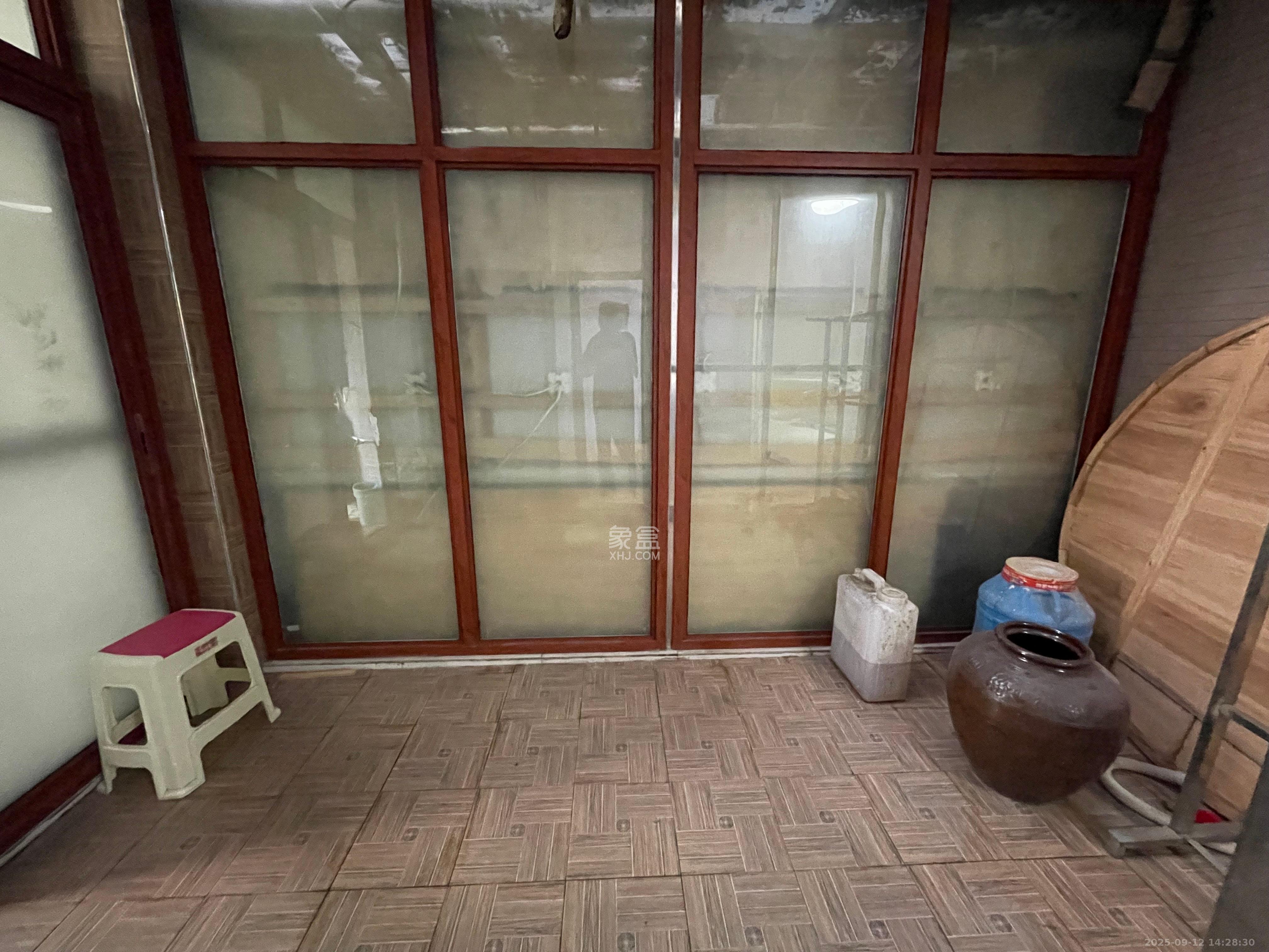 藏珑湖上国际花园  1室2厅2卫    3280.0元/月室内图