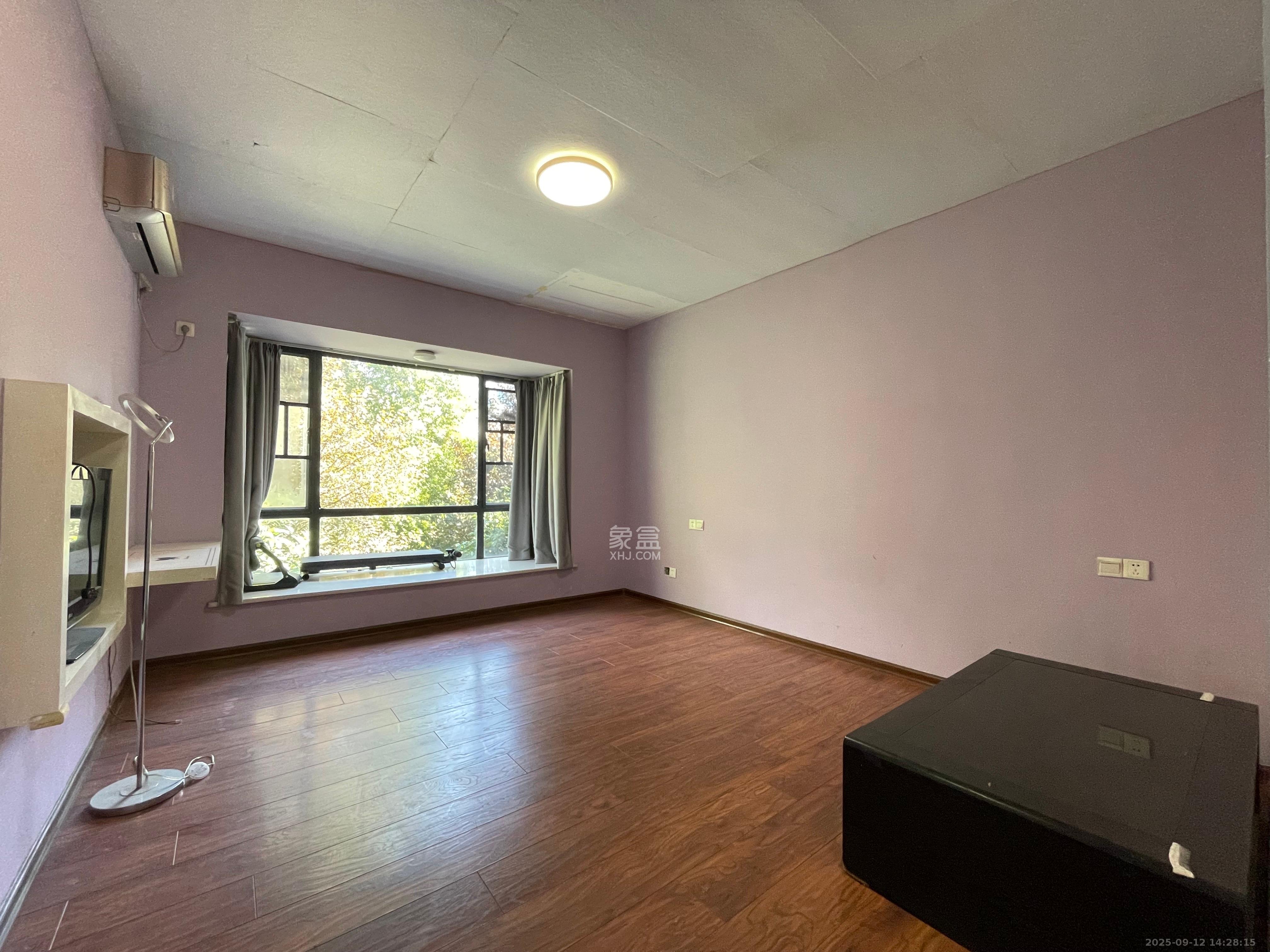 藏珑湖上国际花园  1室2厅2卫    3280.0元/月室内图