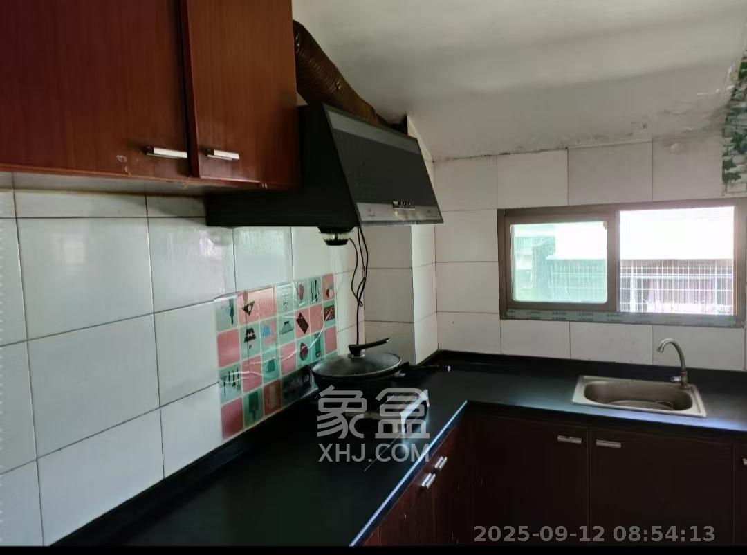 长丰小区 2室1厅1卫 1700.0元/月 长丰小区 2室1厅1卫 1700.0元/月室内图