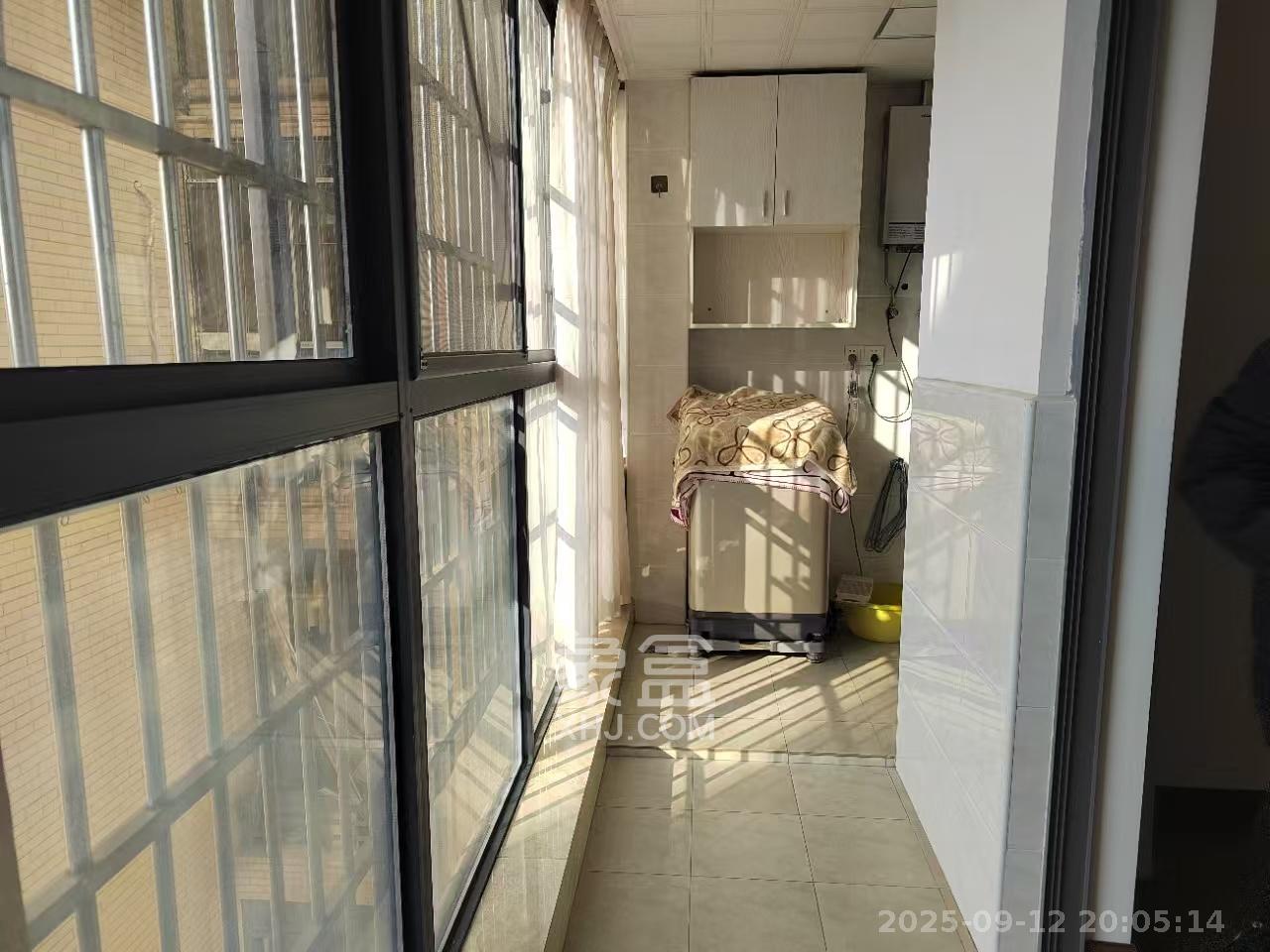 鑫远熙山  4室2厅2卫    2900.0元/月室内图