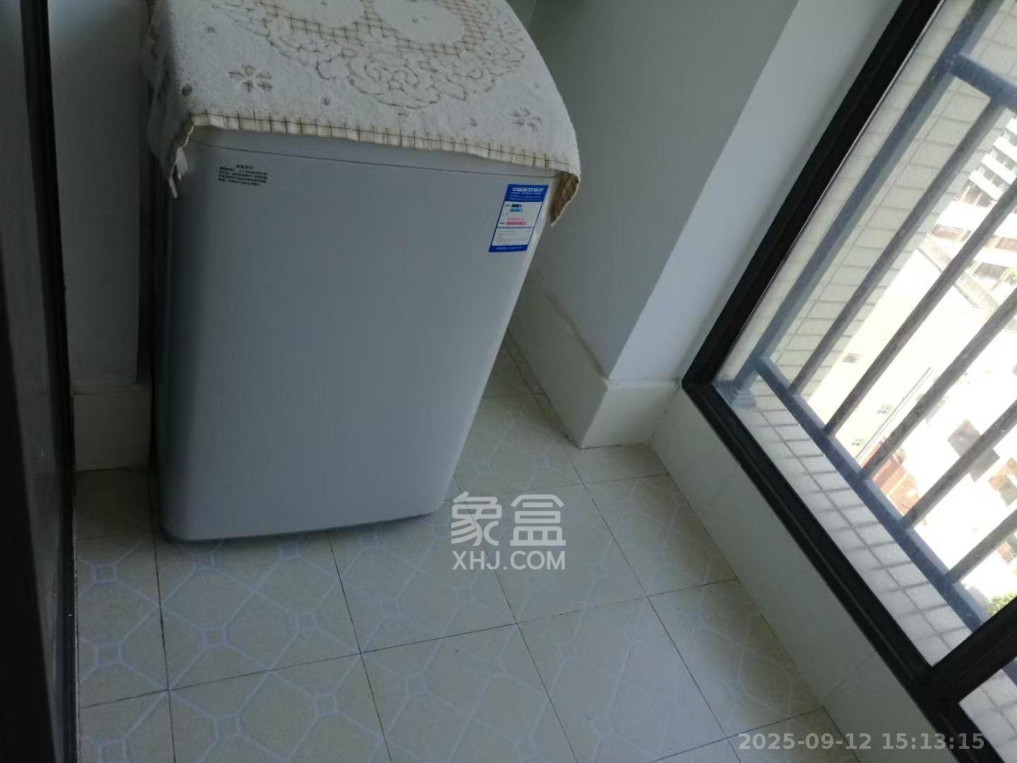 保利麓谷林语D区  3室2厅1卫   2500.00元/月室内图