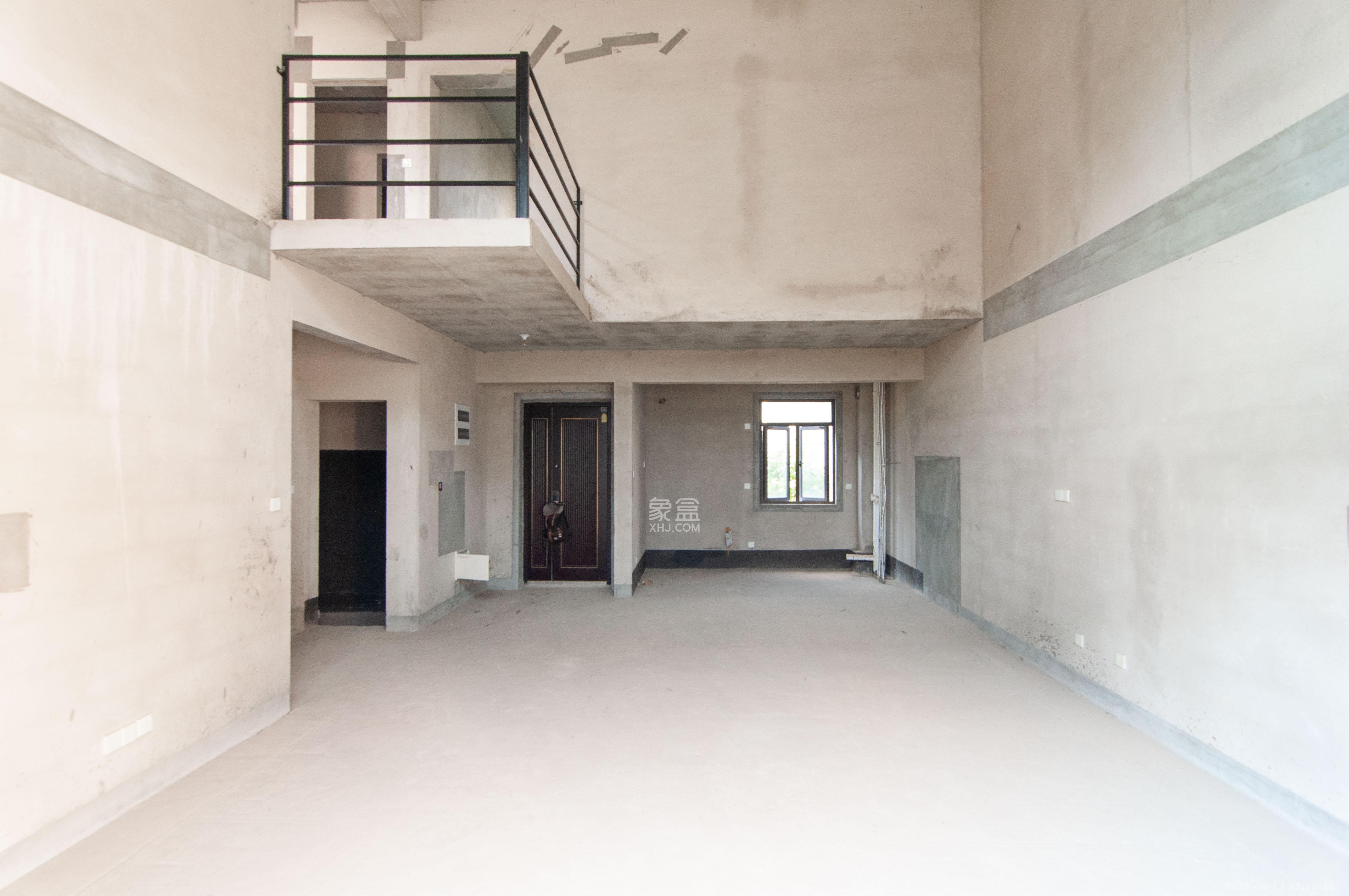 祥源森林之光  5室2厅3卫    300.0万 祥源森林之光  5室2厅3卫    300.0万客厅