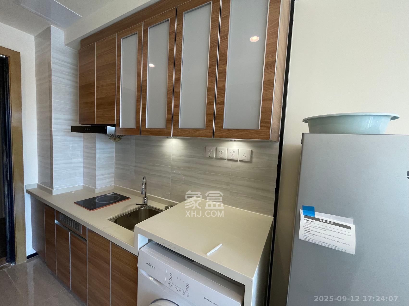 恒大清澜苑(恒大御景半岛四期) 1室1厅1卫 1500.0元/月 恒大清澜苑(恒大御景半岛四期) 1室1厅1卫 1500.0元/月室内图