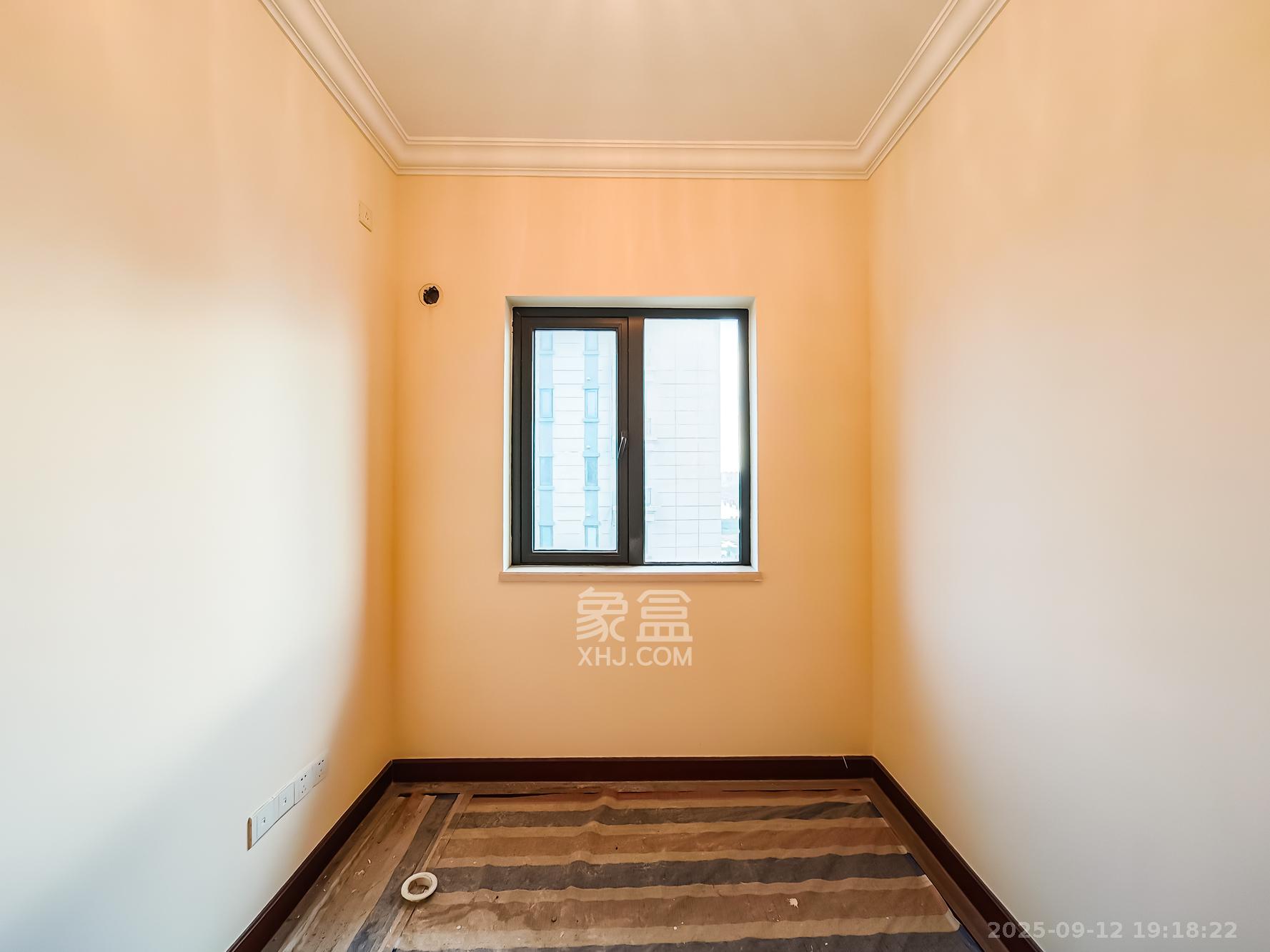 恒大御景天下城一期 4室2厅2卫 93.0万 恒大御景天下城一期 4室2厅2卫 93.0万卧室