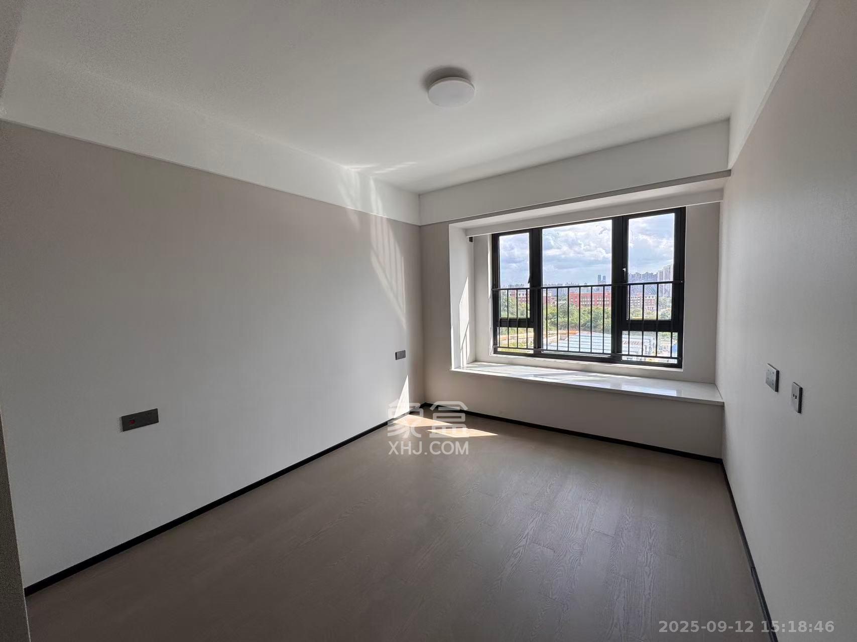 轨道万科璞悦湾  4室2厅2卫    3000.0元/月室内图