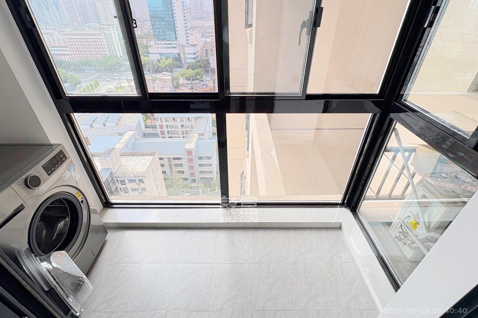 韭菜园嘉苑  3室1厅2卫    155.0万 韭菜园嘉苑  3室1厅2卫    155.0万阳台