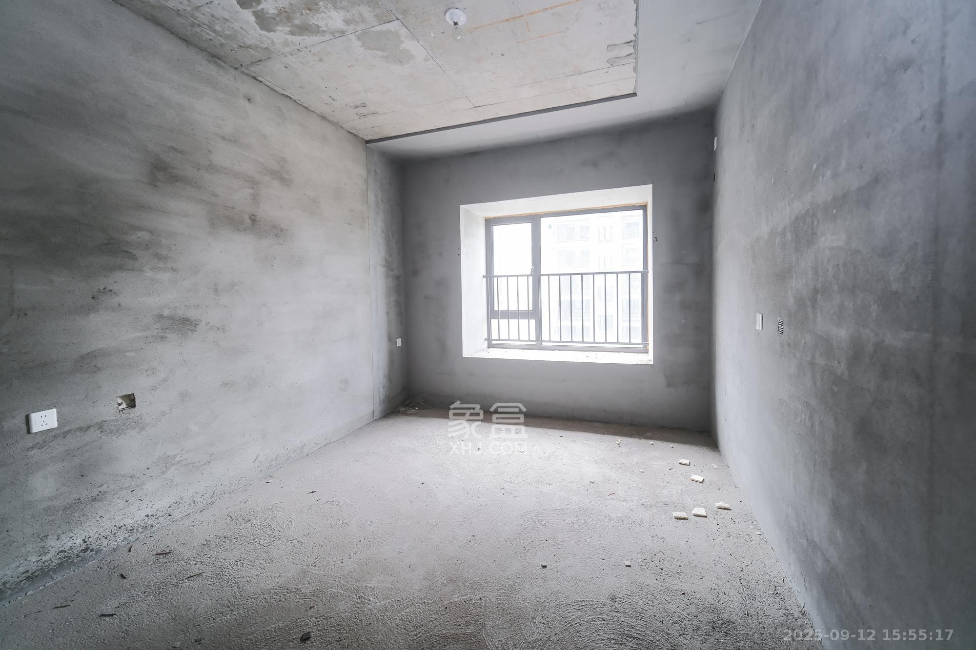 荣盛城  4室2厅2卫    73.0万 荣盛城  4室2厅2卫    73.0万卧室