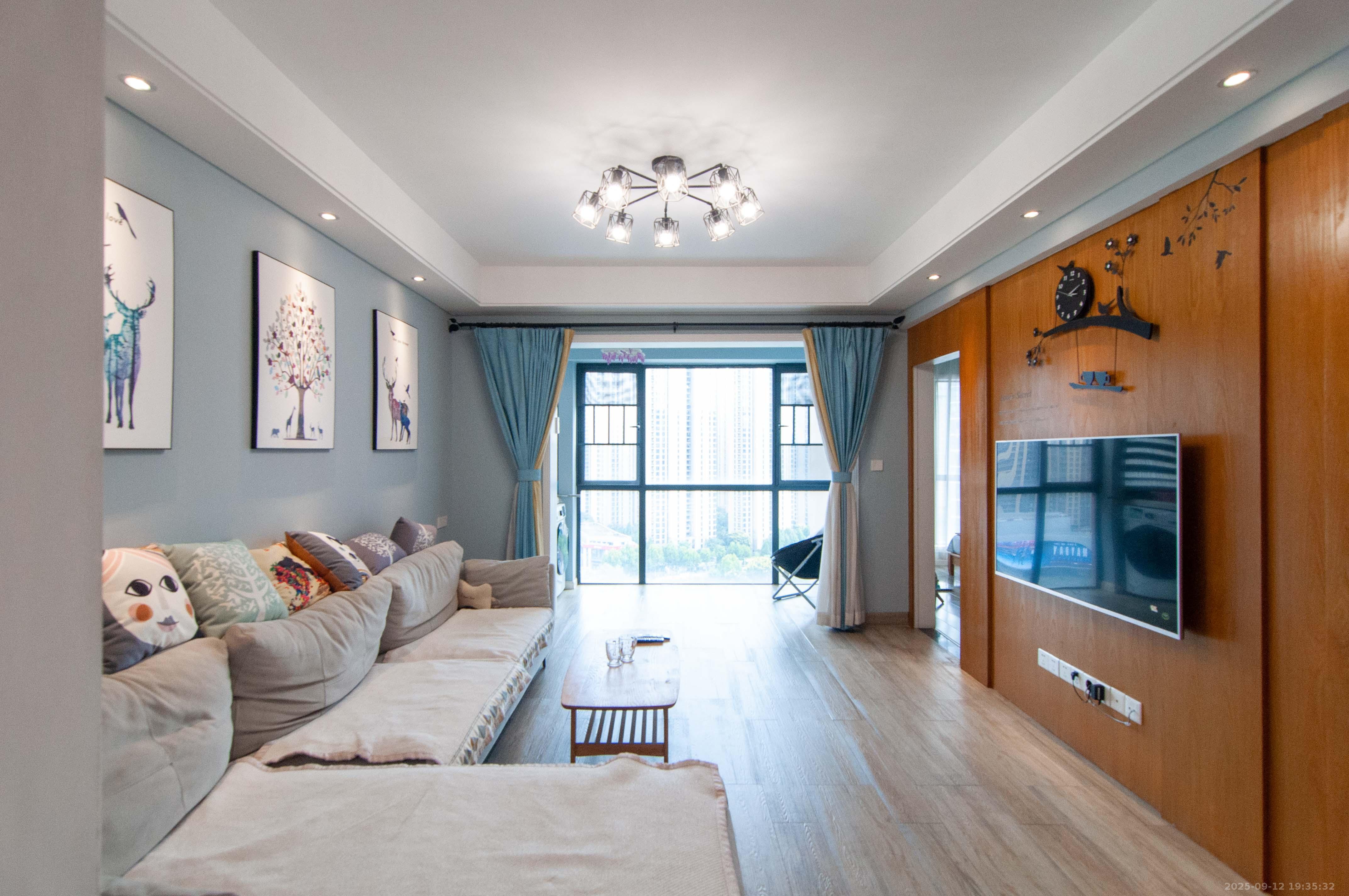 振业城二期 3室1厅1卫 128.0万 振业城二期 3室1厅1卫 128.0万客厅