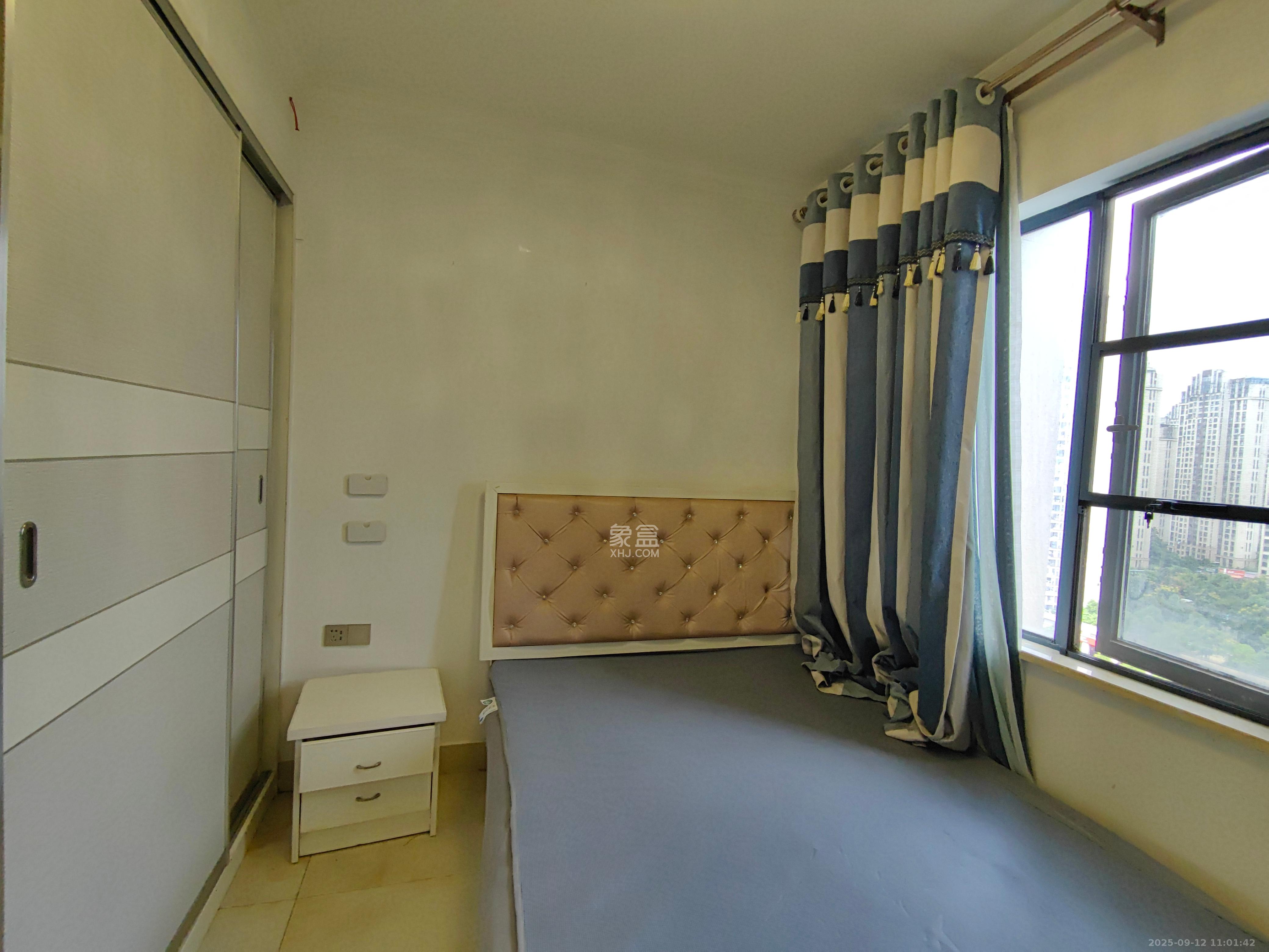 中建梅溪湖中心  4室2厅2卫    3900.0元/月室内图