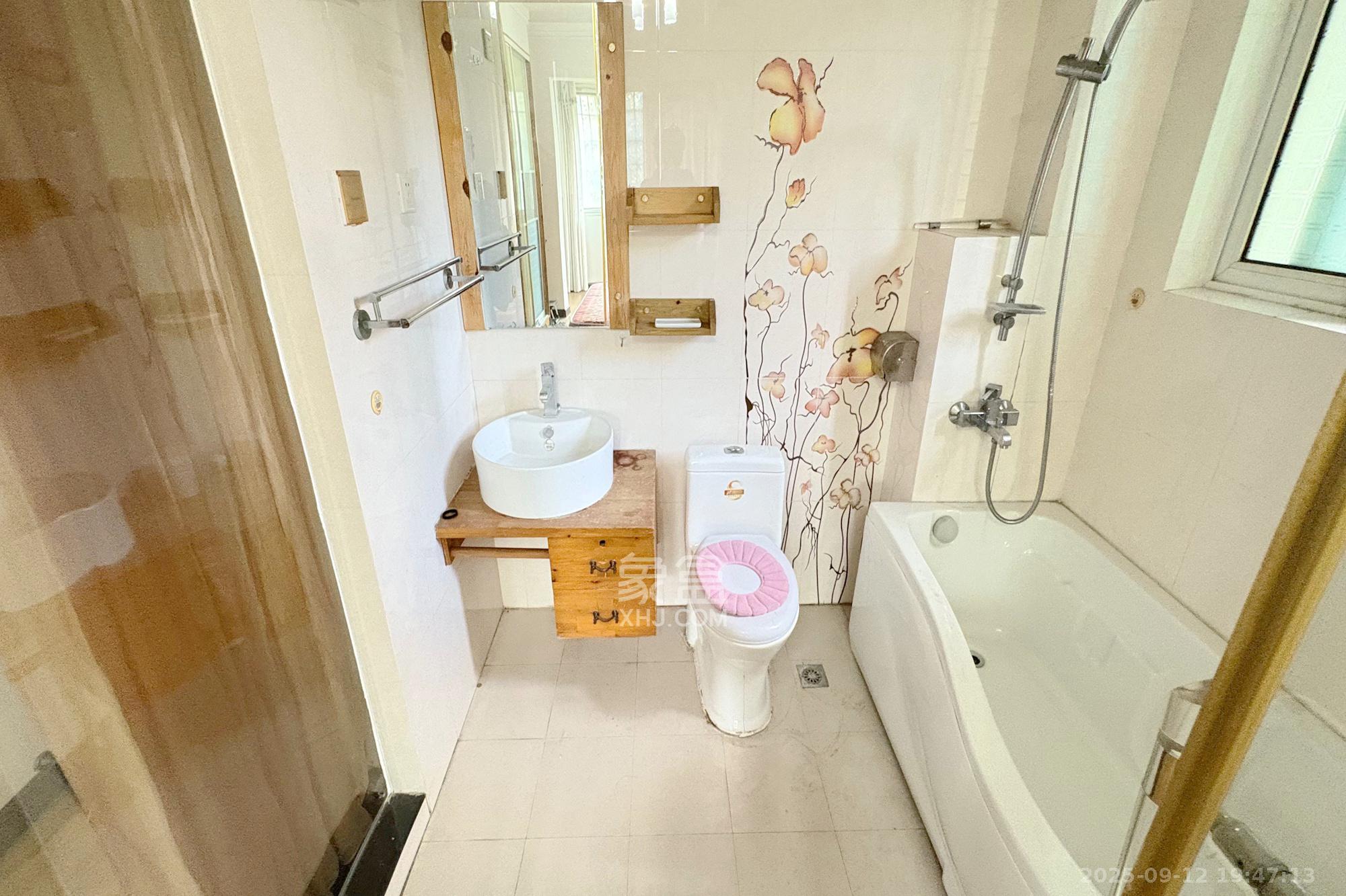 滨湖嘉园（湖滨小区）  3室2厅2卫    100.0万卫生间