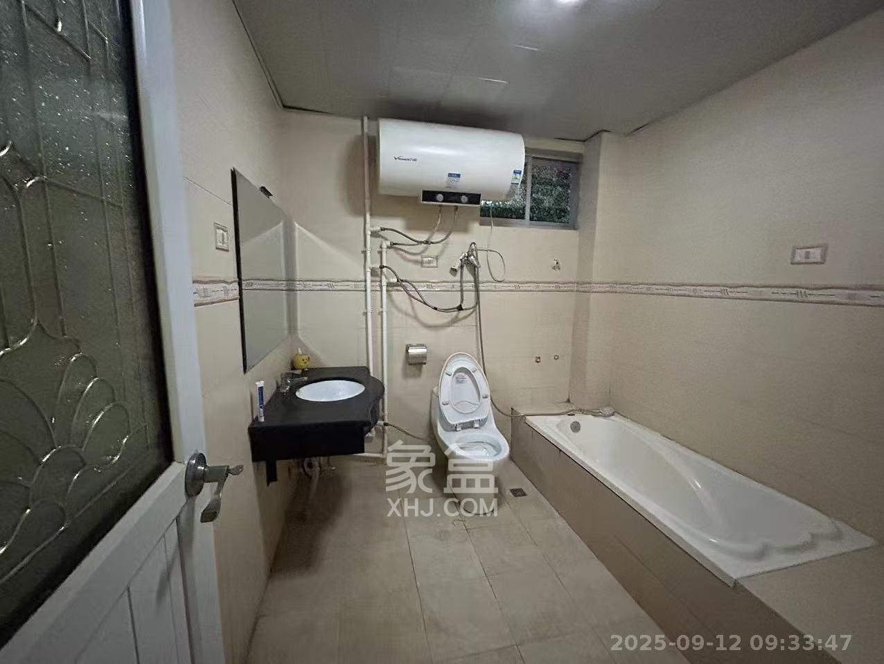 中南汽车世界 3室2厅2卫 1500.0元/月 中南汽车世界 3室2厅2卫 1500.0元/月室内图