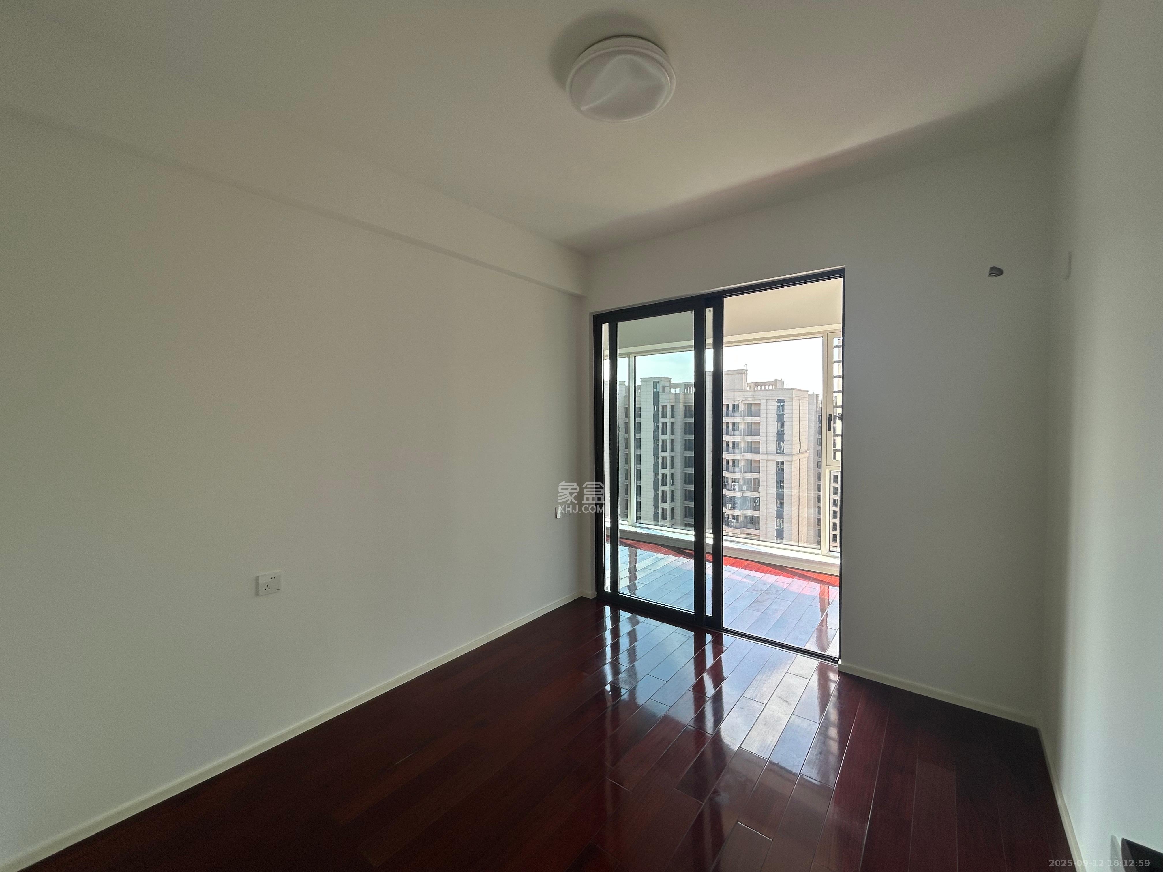 兴进珺府 3室2厅2卫 2480.0元/月 兴进珺府 3室2厅2卫 2480.0元/月室内图