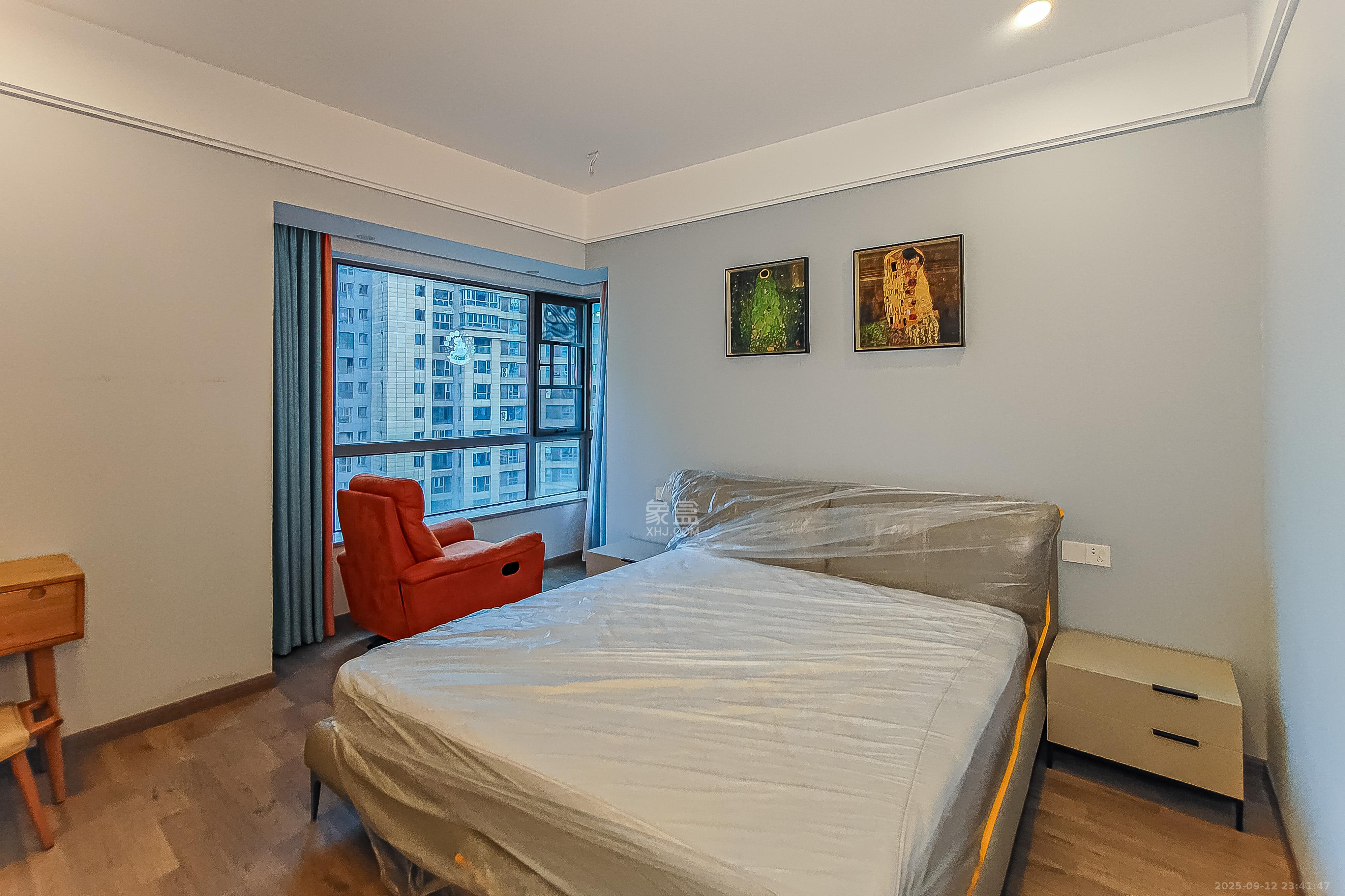 保利国际广场  1室2厅1卫    376.0万 保利国际广场  1室2厅1卫    376.0万卧室