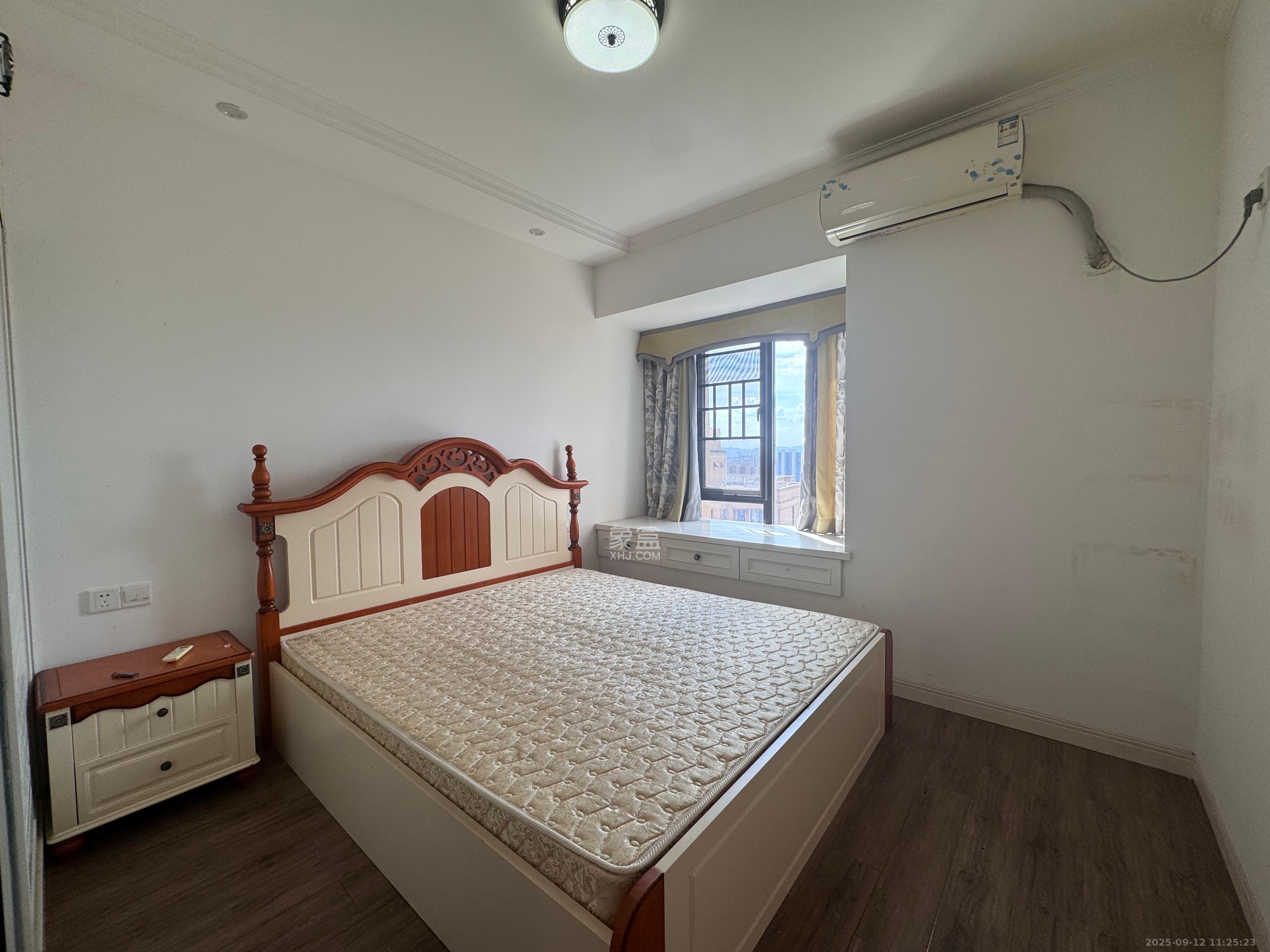 南城印象 1室2厅1卫 2500.0元/月 南城印象 1室2厅1卫 2500.0元/月室内图