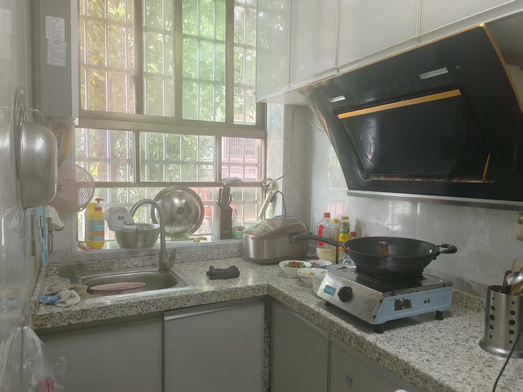 梓园社区(麻纺厂宿舍)  2室1厅1卫    900.0元/月室内图