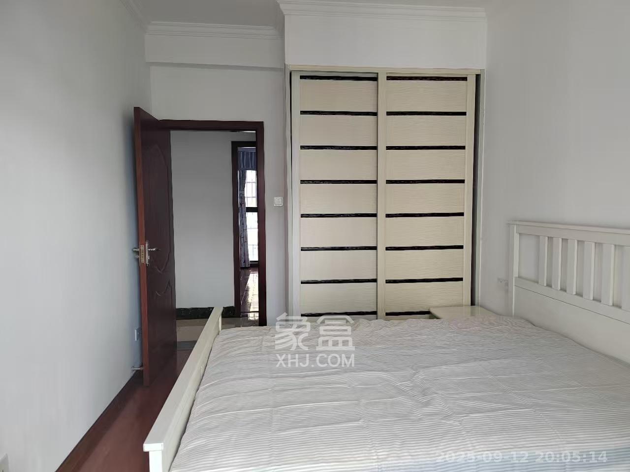 鑫远熙山  4室2厅2卫    2900.0元/月室内图