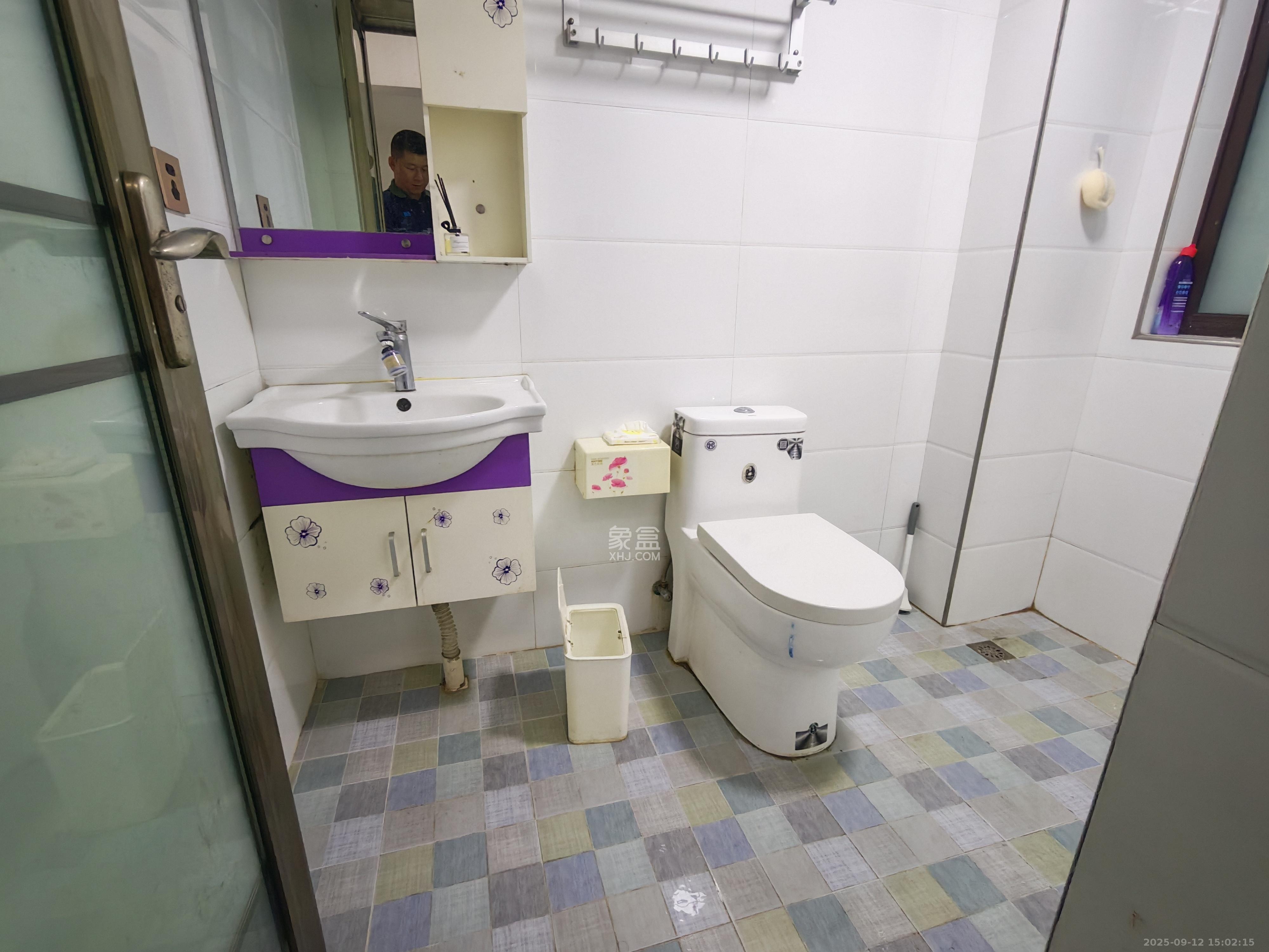 绿地中央广场  2室1厅1卫   2300.00元/月室内图