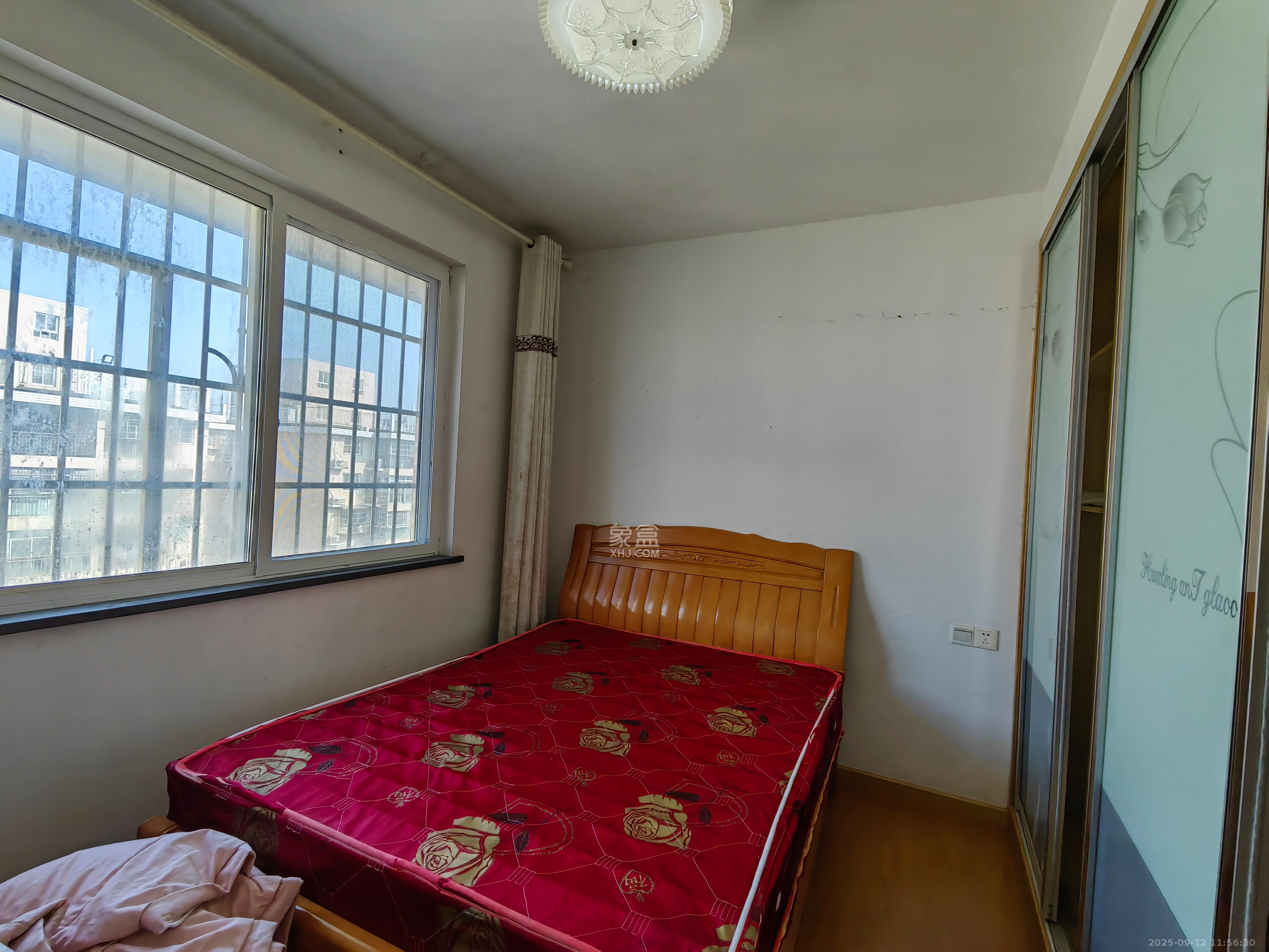 麓谷锦和园 3室2厅1卫 2200.0元/月 麓谷锦和园 3室2厅1卫 2200.0元/月室内图