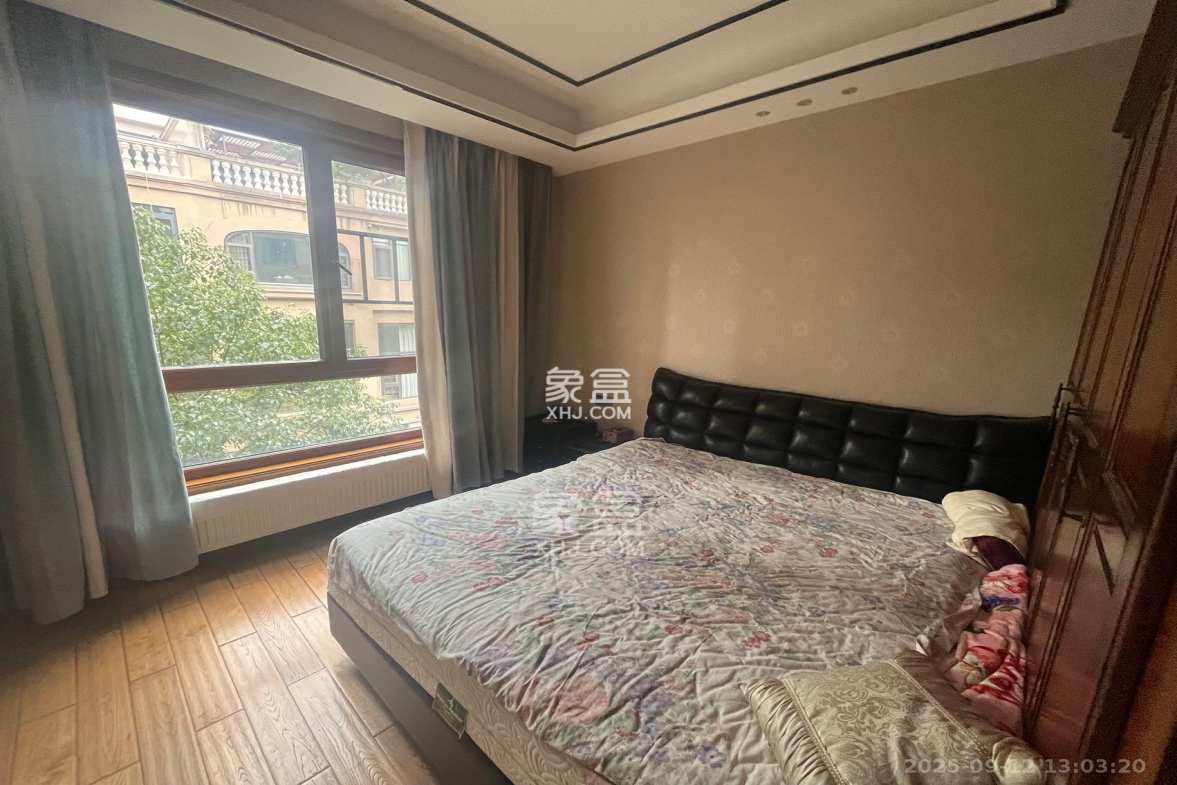 珠江郦城璞墅 5室3厅3卫 7500.0元/月 珠江郦城璞墅 5室3厅3卫 7500.0元/月室内图