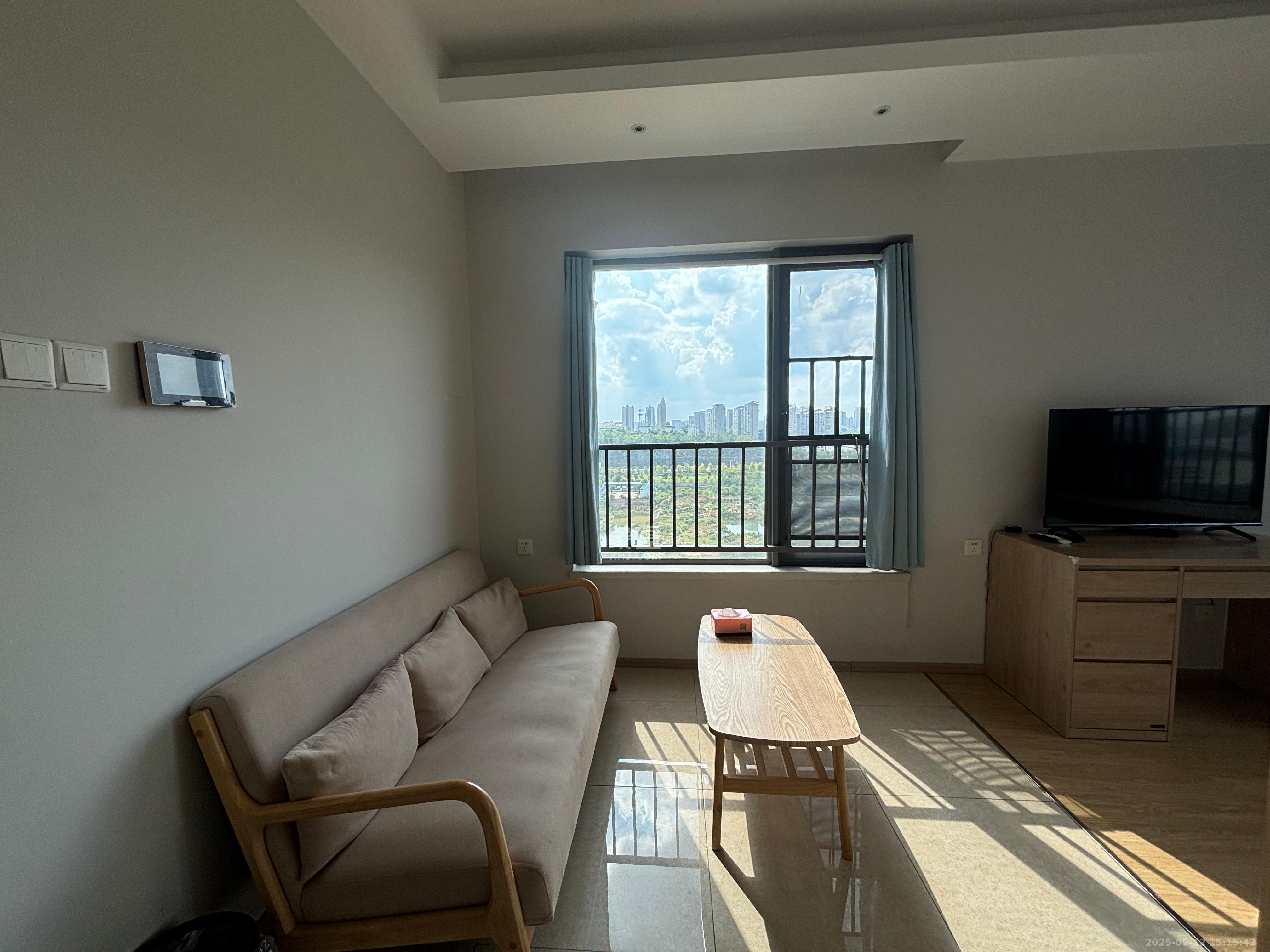 佳兆业云顶都汇 1室0厅0卫 1300.0元/月 佳兆业云顶都汇 1室0厅0卫 1300.0元/月室内图