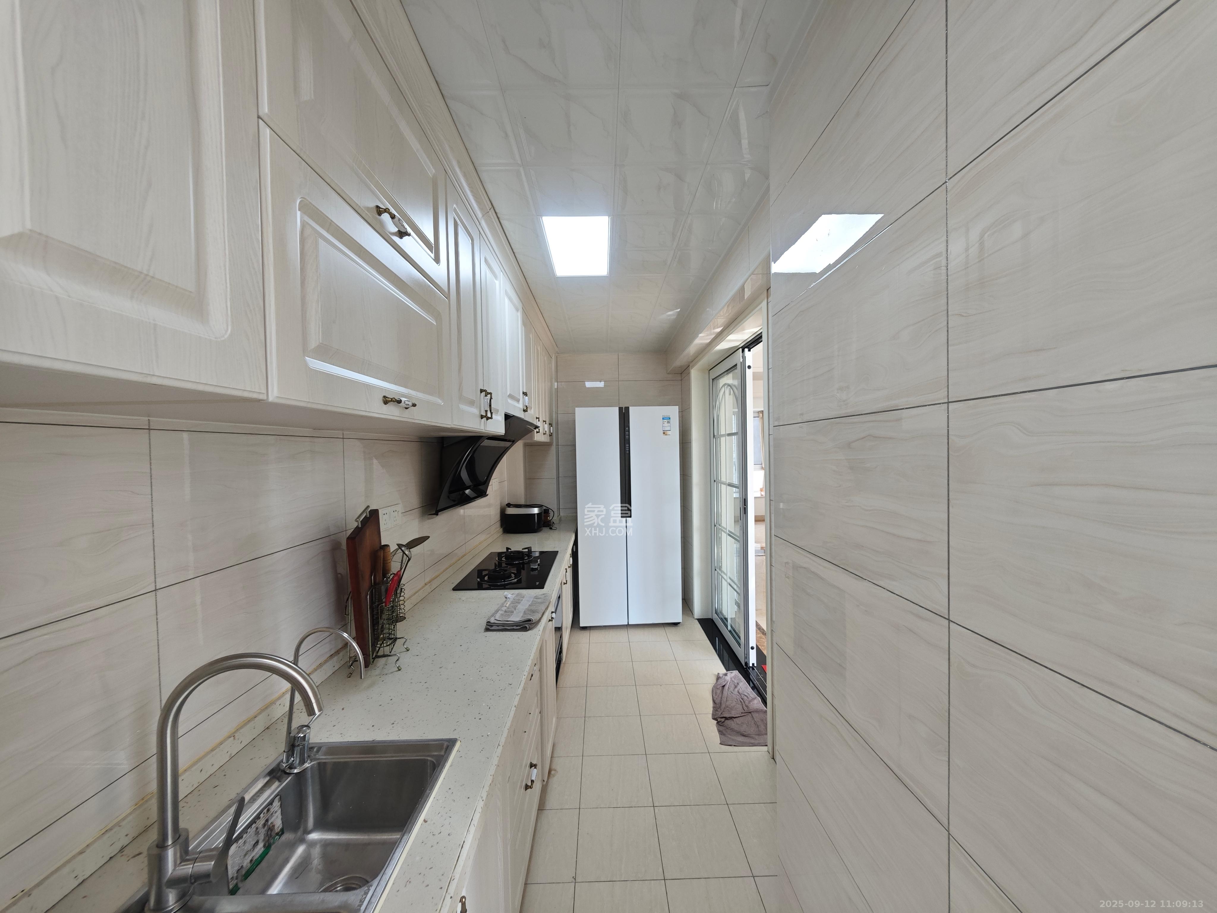 北辰三角洲E3区  4室2厅2卫    5500.0元/月室内图