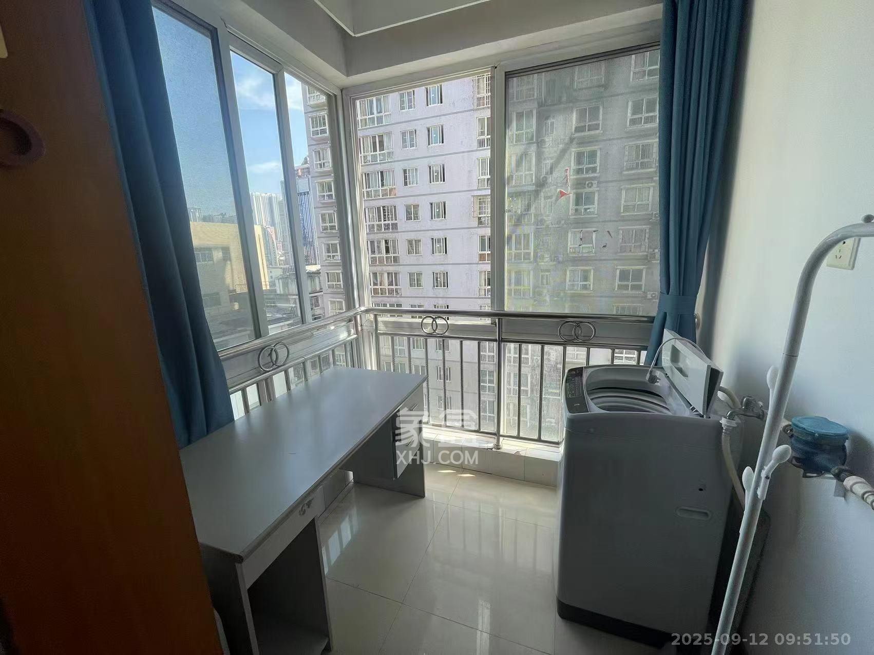 五一华府  2室1厅1卫    2200.0元/月室内图