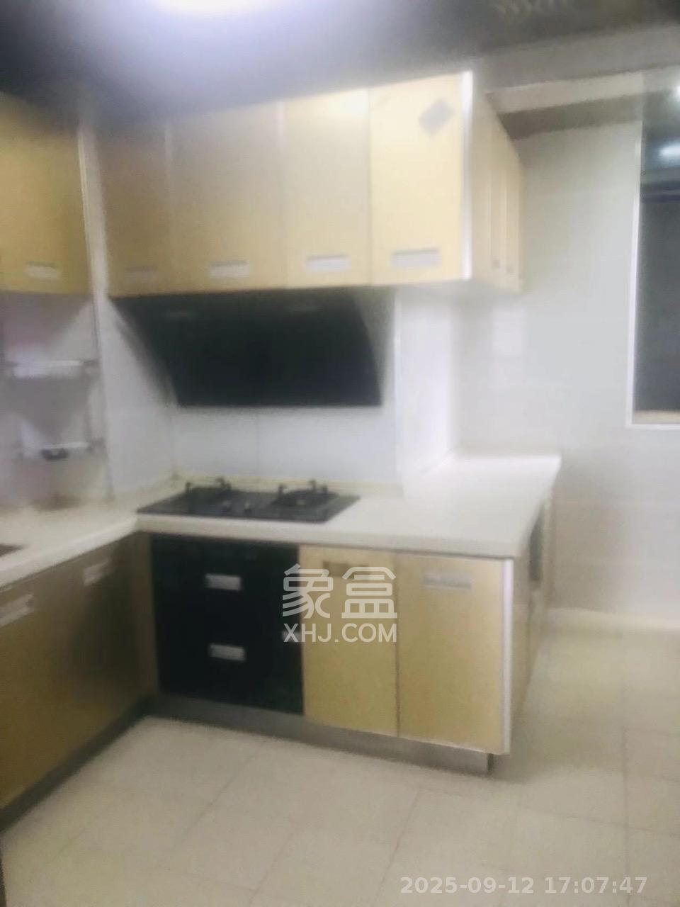 月畔湾 3室2厅2卫 2800.0元/月 月畔湾 3室2厅2卫 2800.0元/月室内图