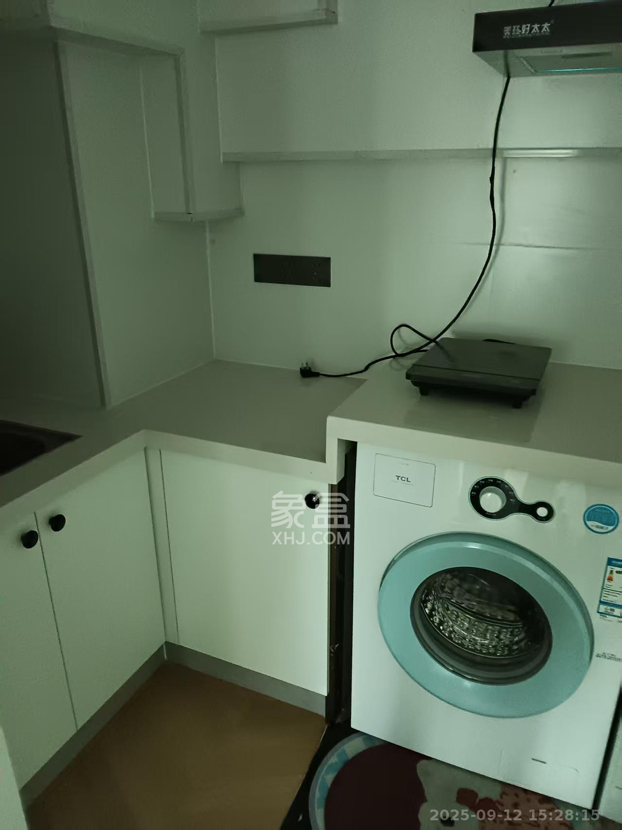 绿地V岛 1室1厅1卫 1500.0元/月 绿地V岛 1室1厅1卫 1500.0元/月室内图