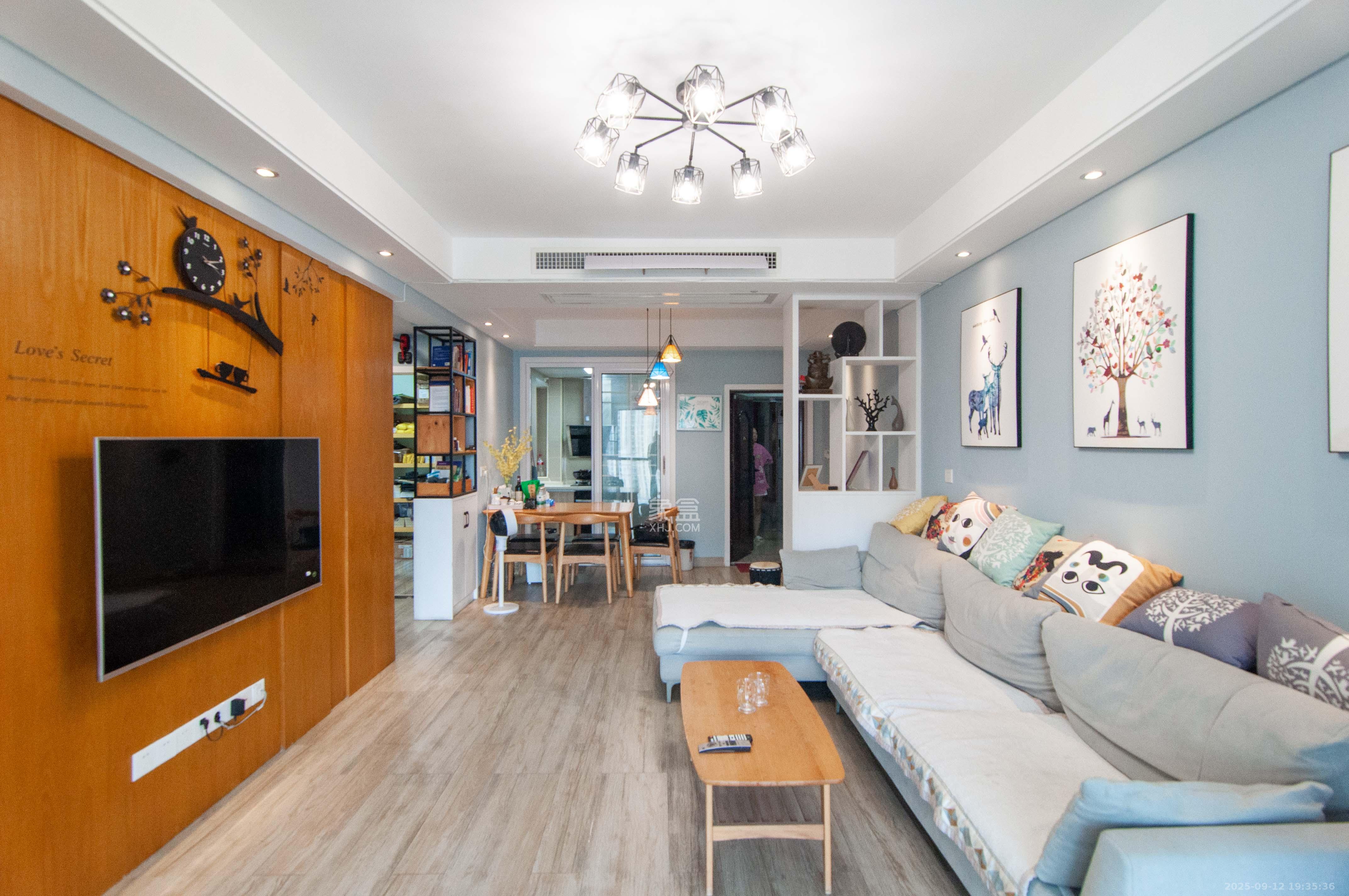 振业城二期 3室1厅1卫 128.0万 振业城二期 3室1厅1卫 128.0万客厅