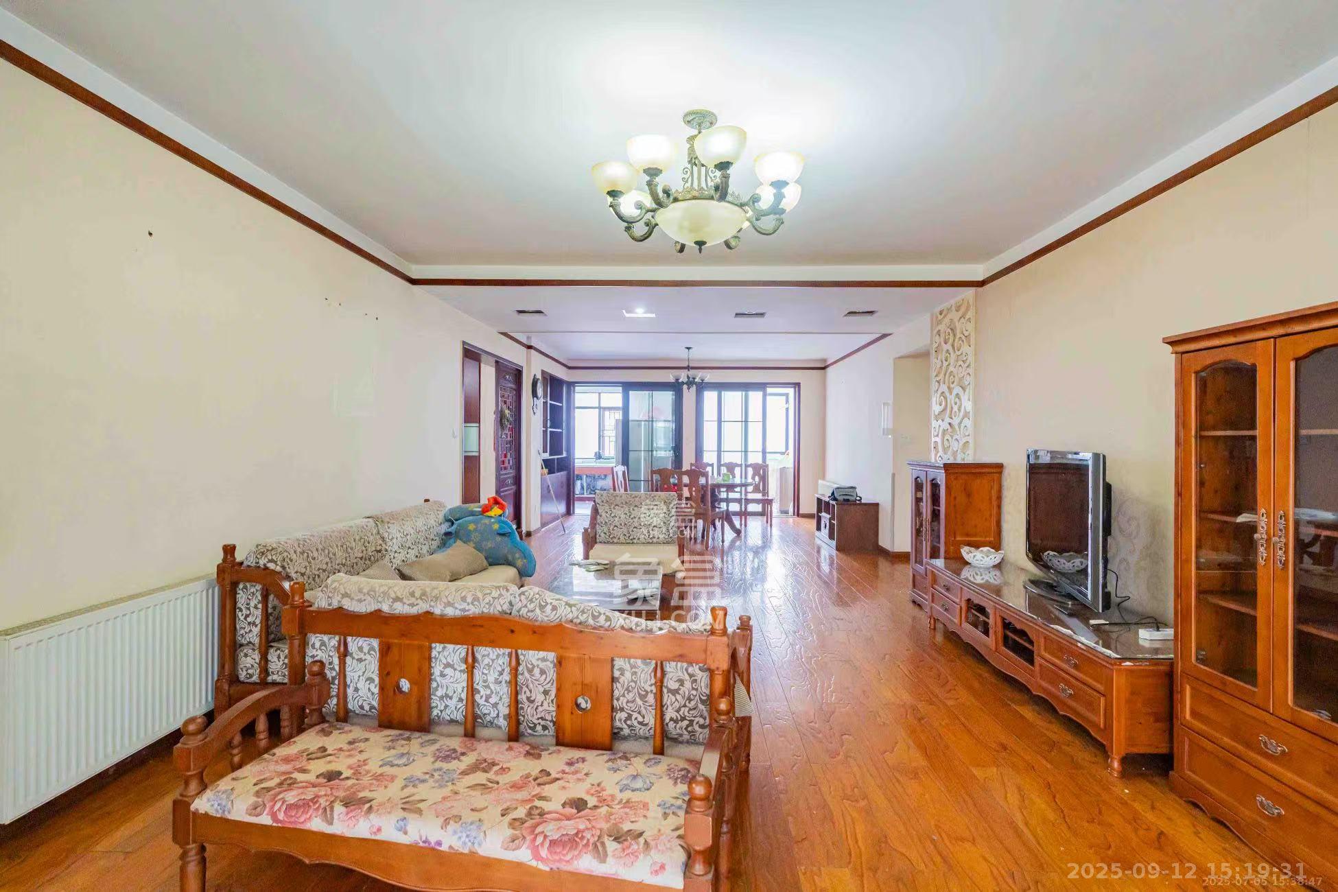 归心苑  5室2厅3卫    5200.0元/月室内图1