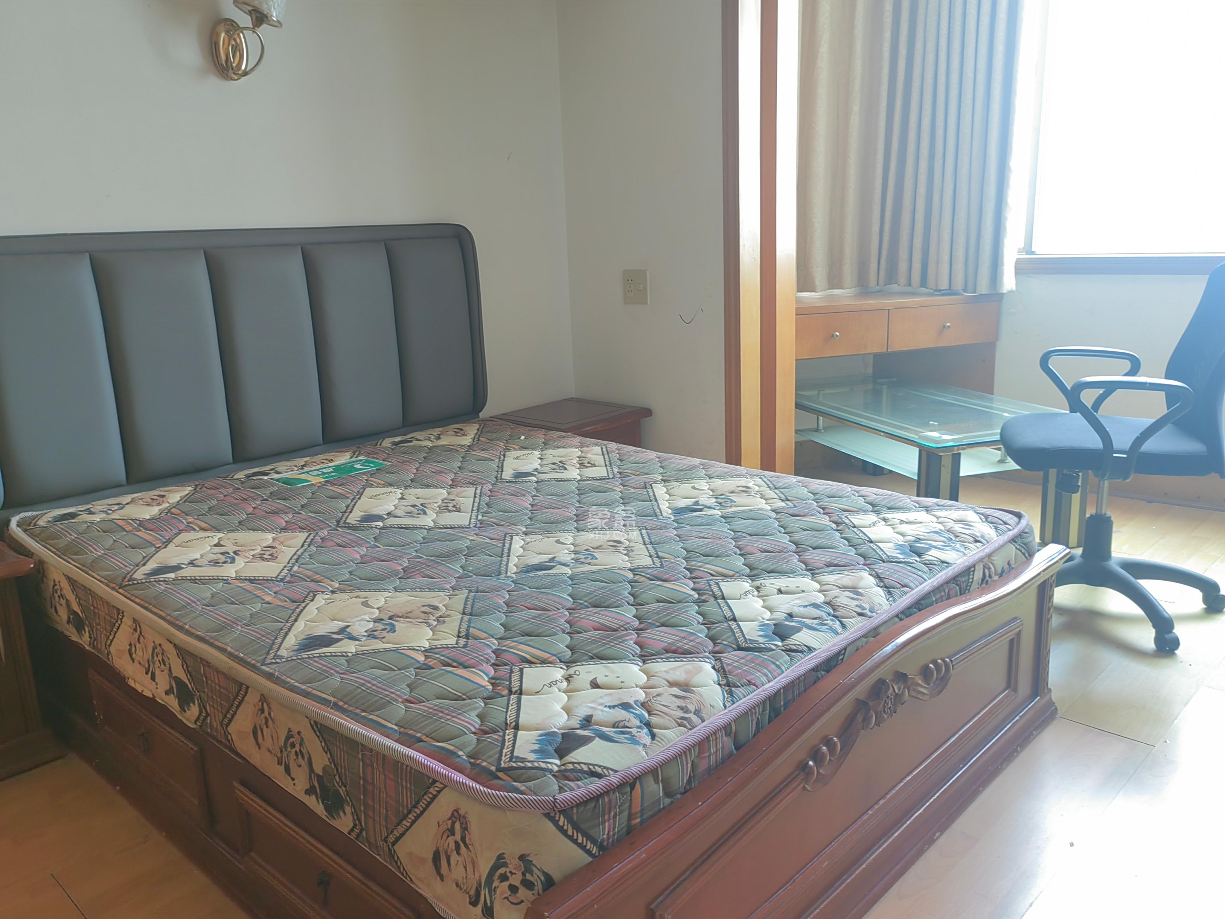 芙蓉广场农行单位宿舍 2室1厅1卫 2400.0元/月 芙蓉广场农行单位宿舍 2室1厅1卫 2400.0元/月室内图