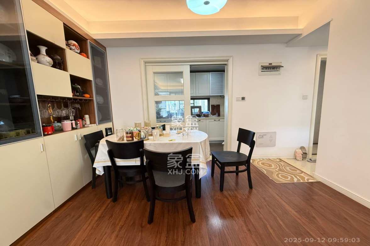 万科里金域国际 4室2厅1卫 5500.0元/月 万科里金域国际 4室2厅1卫 5500.0元/月室内图