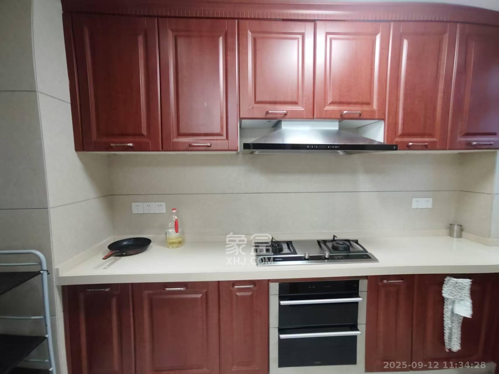 运达中央广场一、二期  3室2厅2卫    7800.0元/月室内图