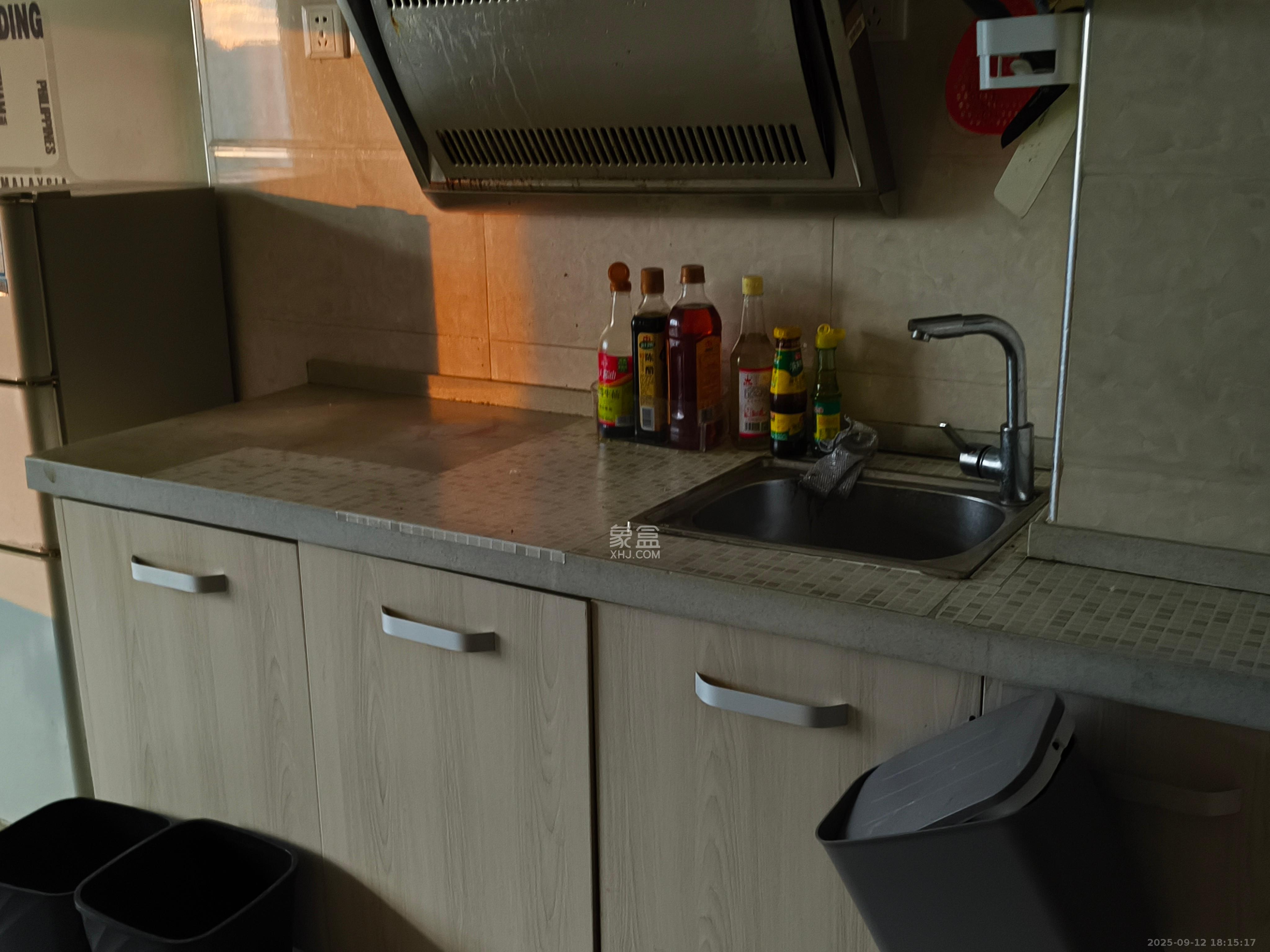 融圣国际 1室1厅1卫 1700.0元/月 融圣国际 1室1厅1卫 1700.0元/月室内图