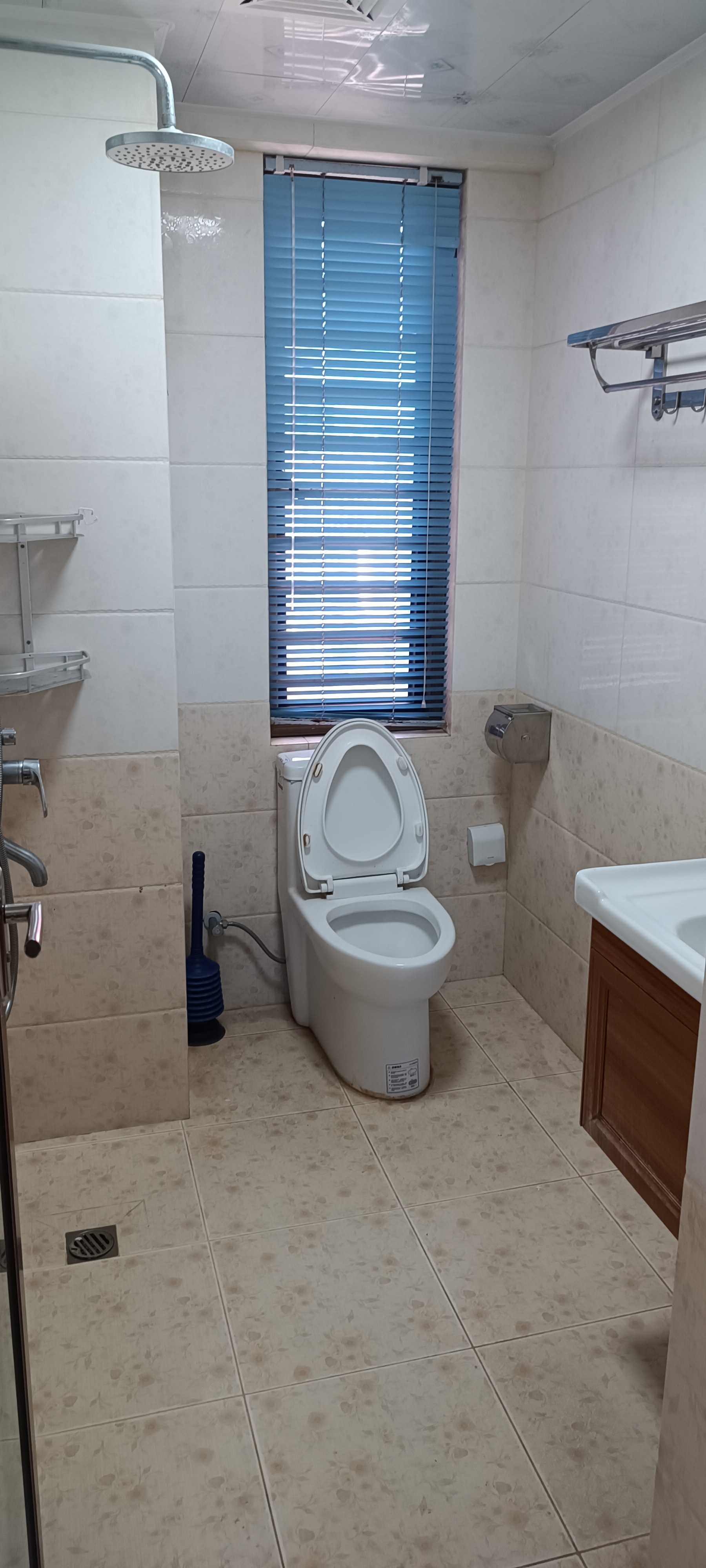 侨中里(教师公寓)  3室1厅1卫    3200.0元/月 侨中里(教师公寓)  3室1厅1卫    3200.0元/月室内图