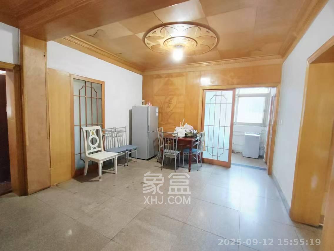 省军区宿舍 2室2厅1卫 1700.0元/月 省军区宿舍 2室2厅1卫 1700.0元/月室内图