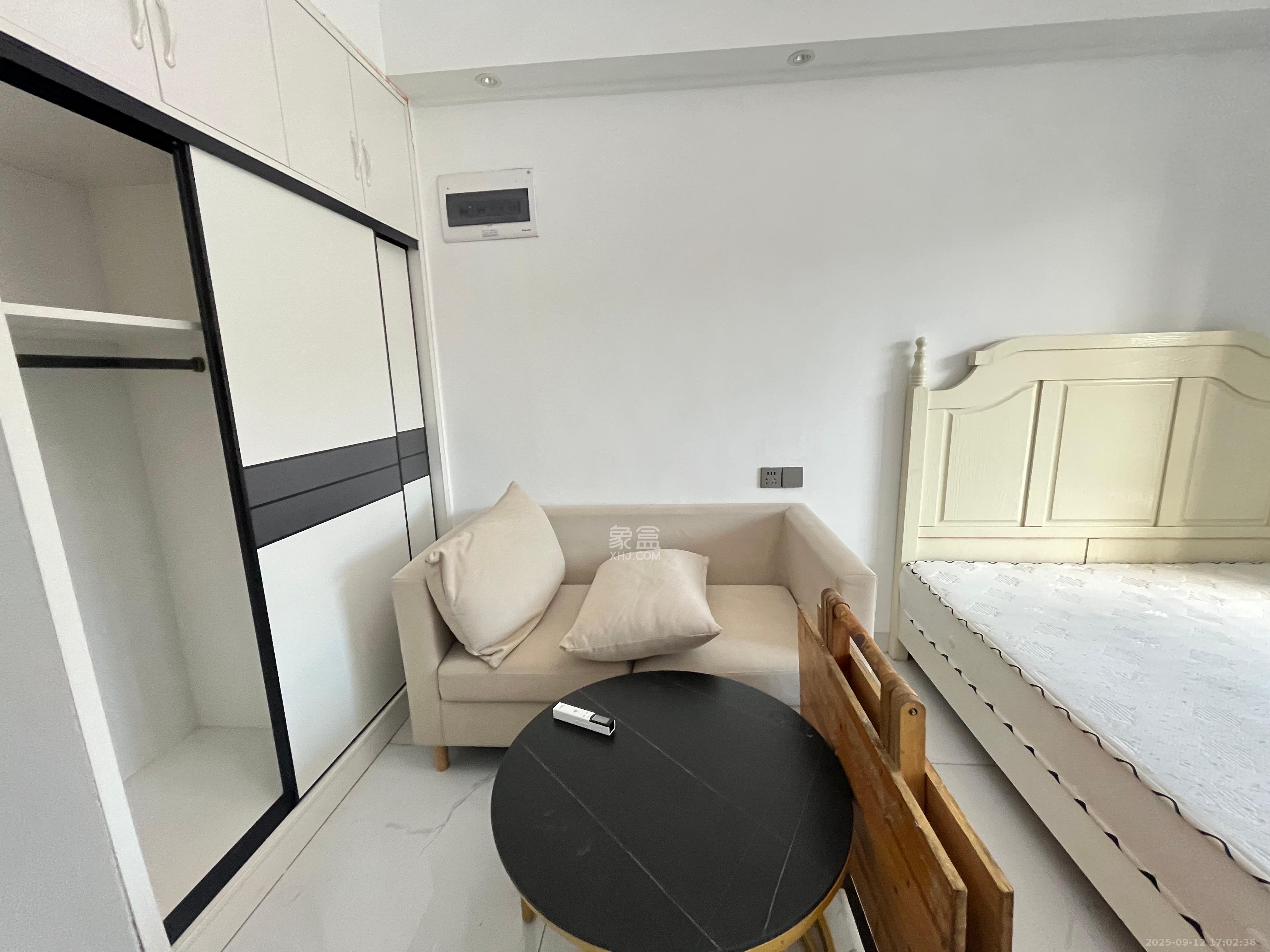 龙湖湘江星座(祺鑫星座公寓) 1室1厅1卫 1500.0元/月 龙湖湘江星座(祺鑫星座公寓) 1室1厅1卫 1500.0元/月室内图