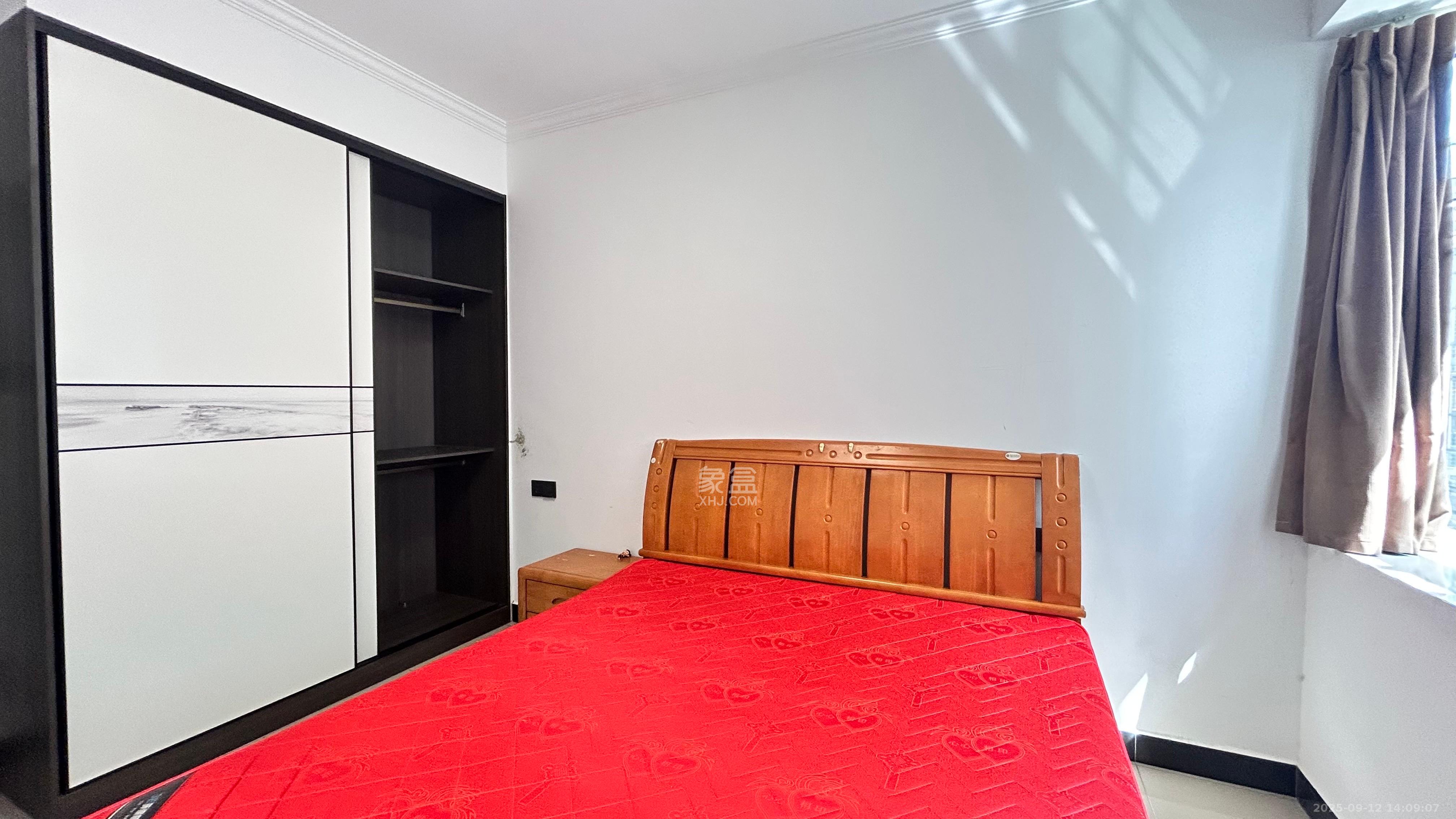 洋湖景园  2室1厅1卫    2300.0元/月室内图