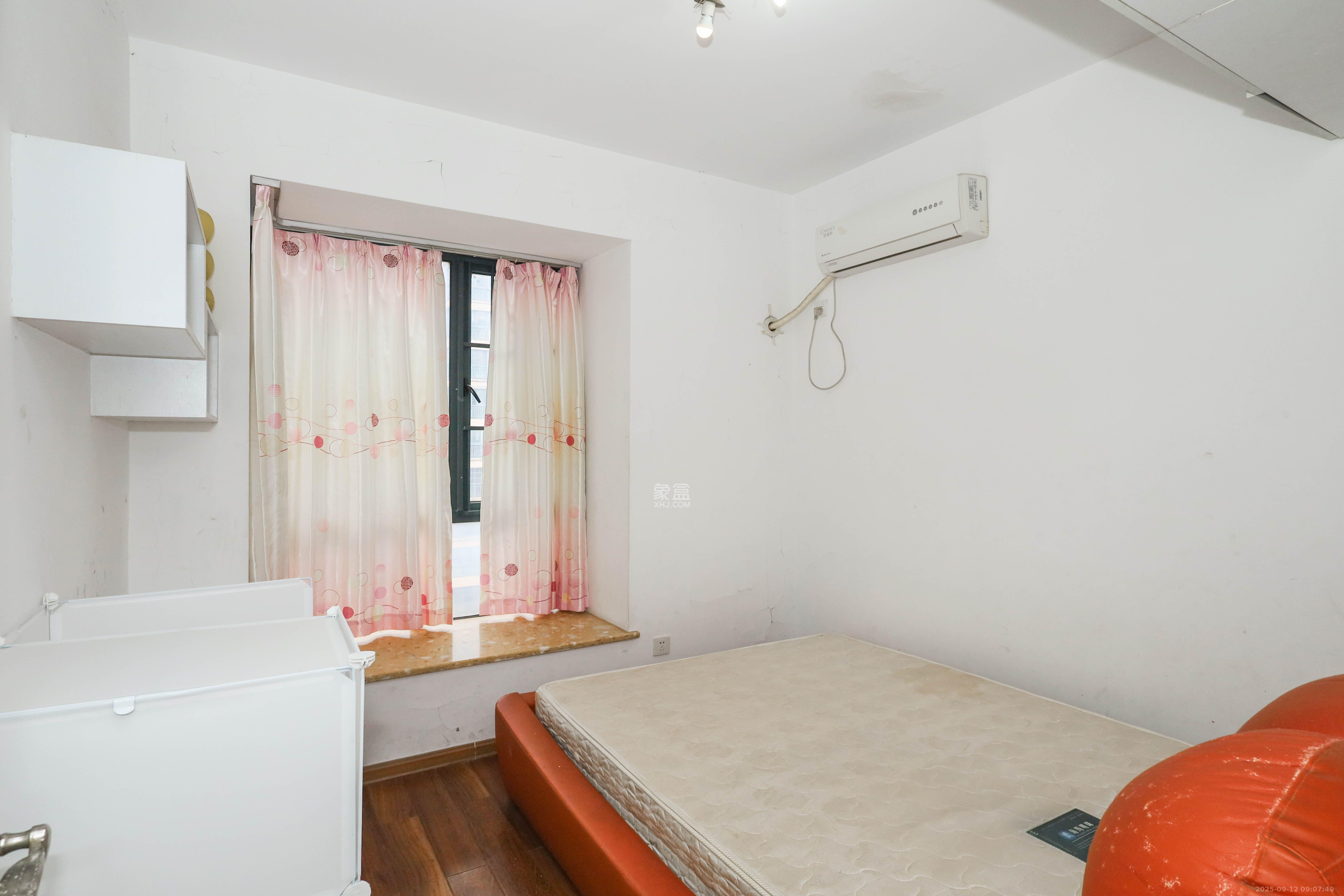 麓谷公馆(涉外国际公馆) 3室2厅2卫 2400.0元/月 麓谷公馆(涉外国际公馆) 3室2厅2卫 2400.0元/月室内图