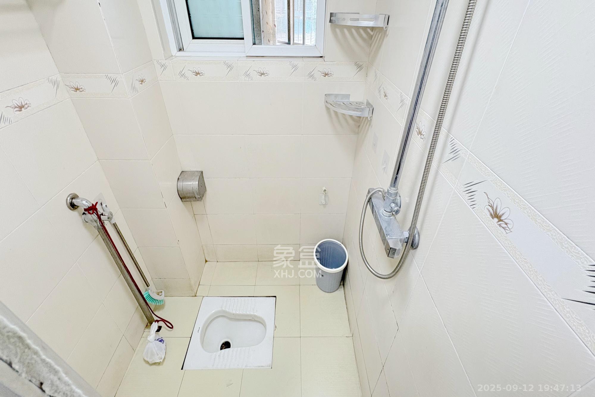 滨湖嘉园(湖滨小区)  3室2厅2卫    100.0万 滨湖嘉园(湖滨小区)  3室2厅2卫    100.0万卫生间