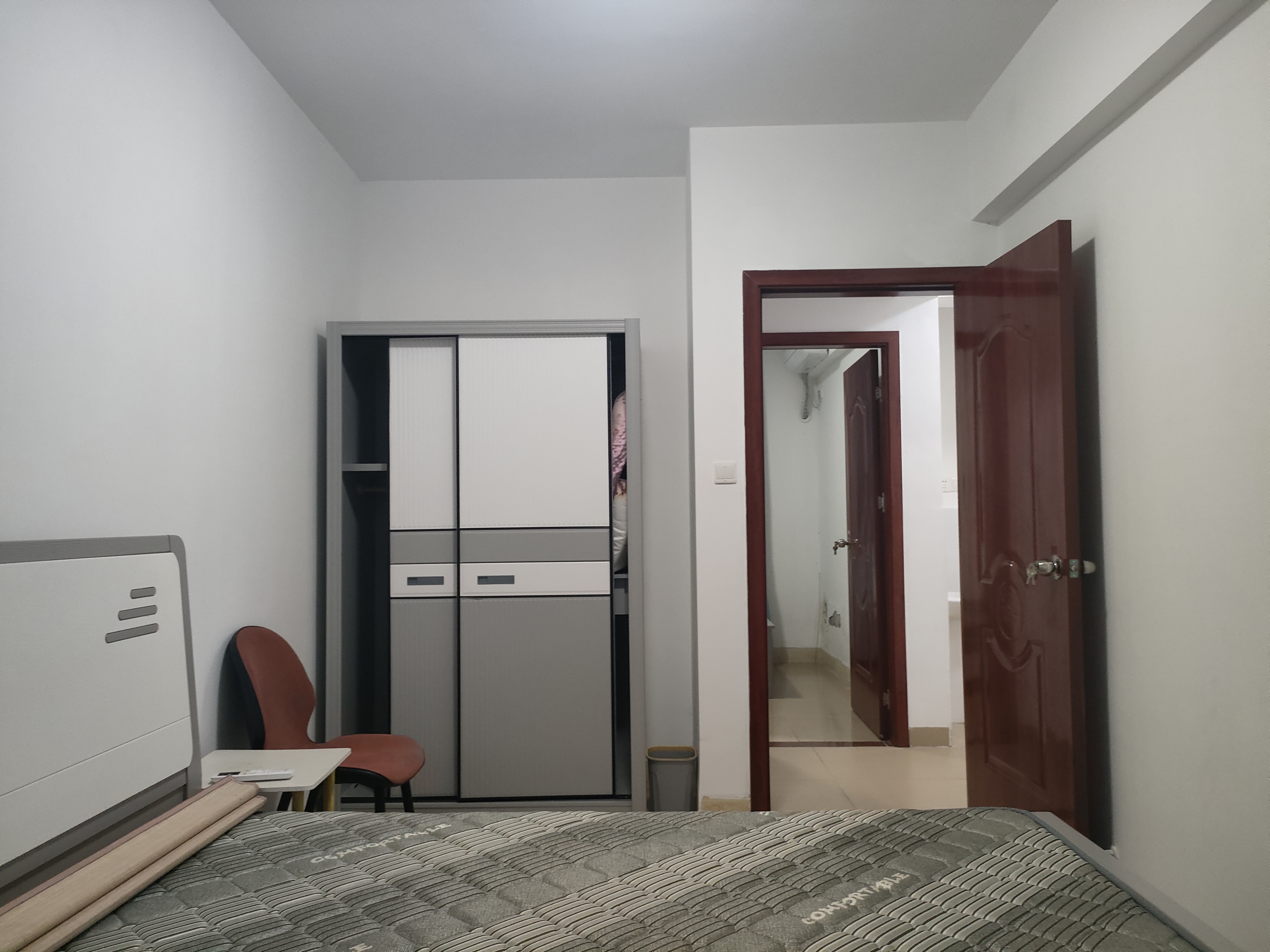 冠盛天泽园 3室2厅1卫 2600.0元/月 冠盛天泽园 3室2厅1卫 2600.0元/月室内图