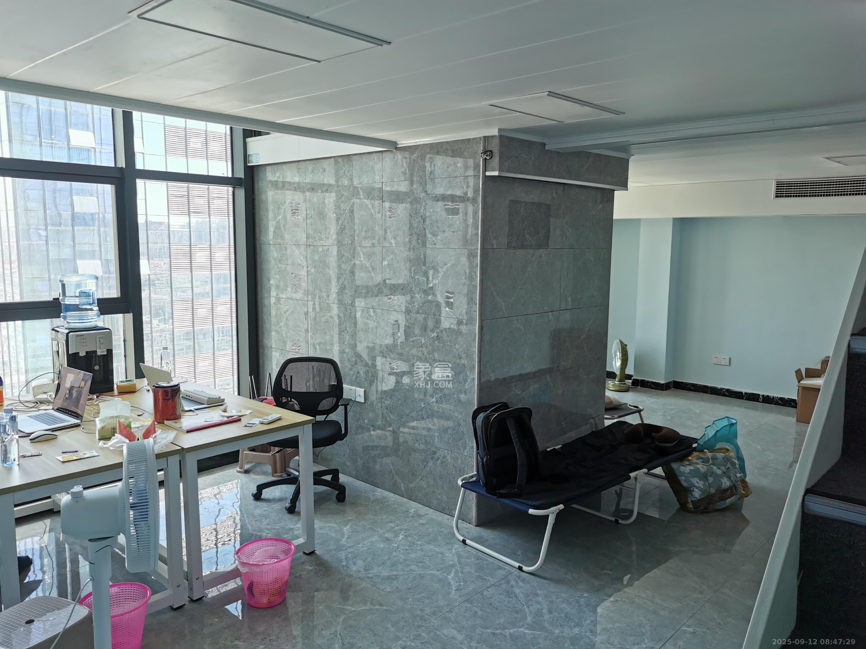 东盈商业广场(华泉城市广场)  1室0厅0卫    3800.0元/月 东盈商业广场(华泉城市广场)  1室0厅0卫    3800.0元/月室内图