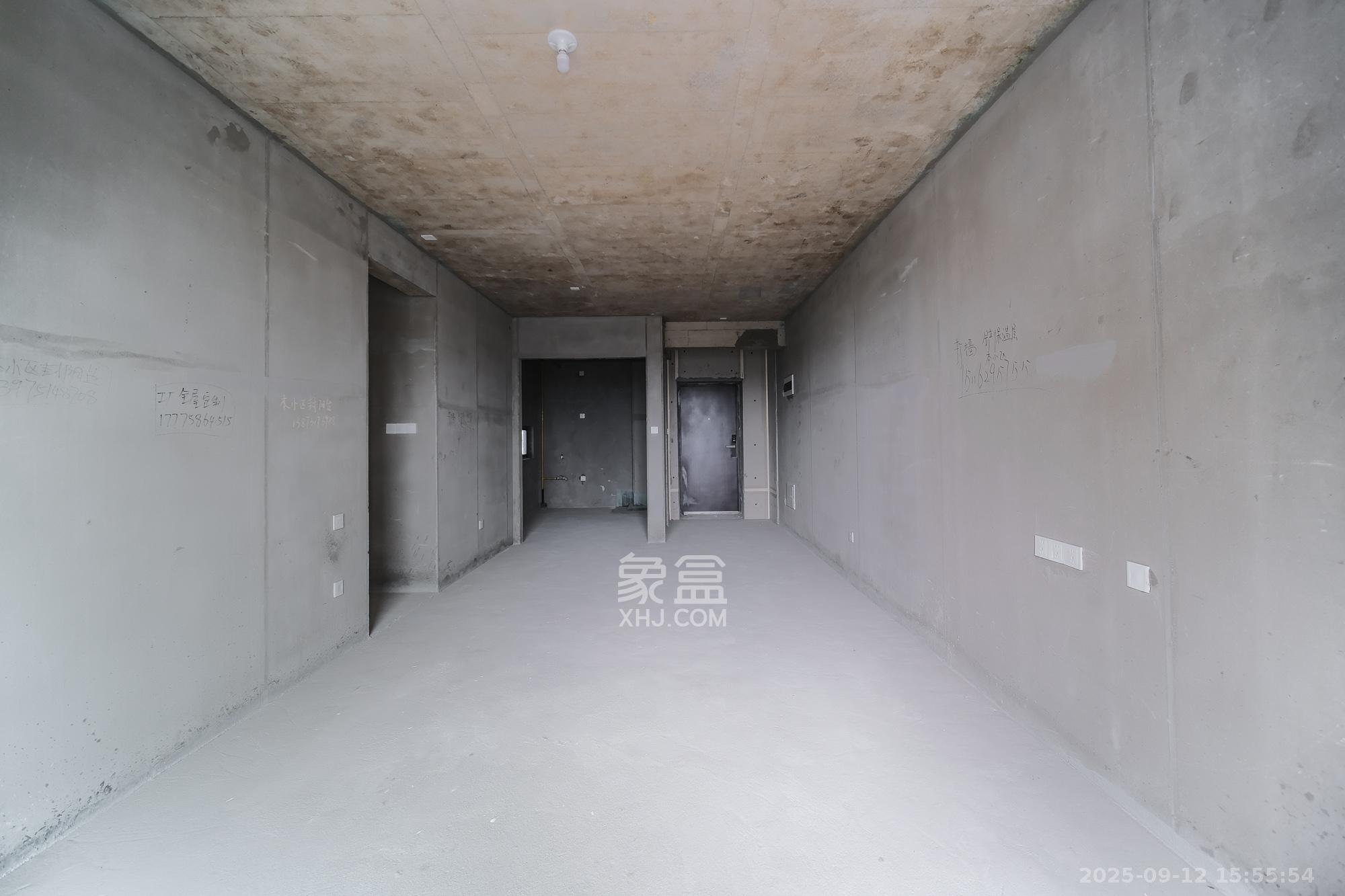 和顺府  4室2厅1卫    110.0万 和顺府  4室2厅1卫    110.0万客厅