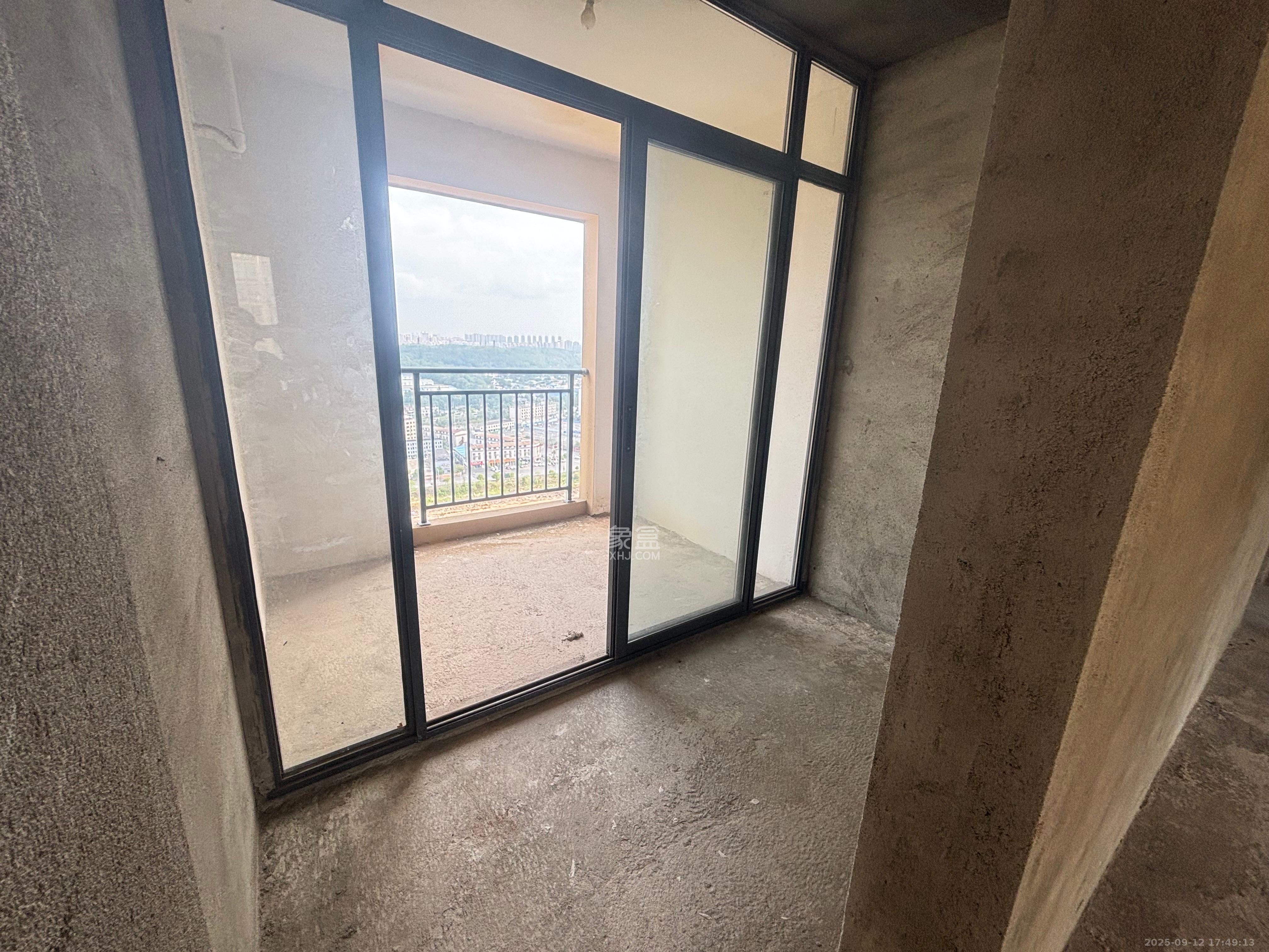 西湖鸿运佳苑 4室2厅2卫 1200.0元/月 西湖鸿运佳苑 4室2厅2卫 1200.0元/月室内图