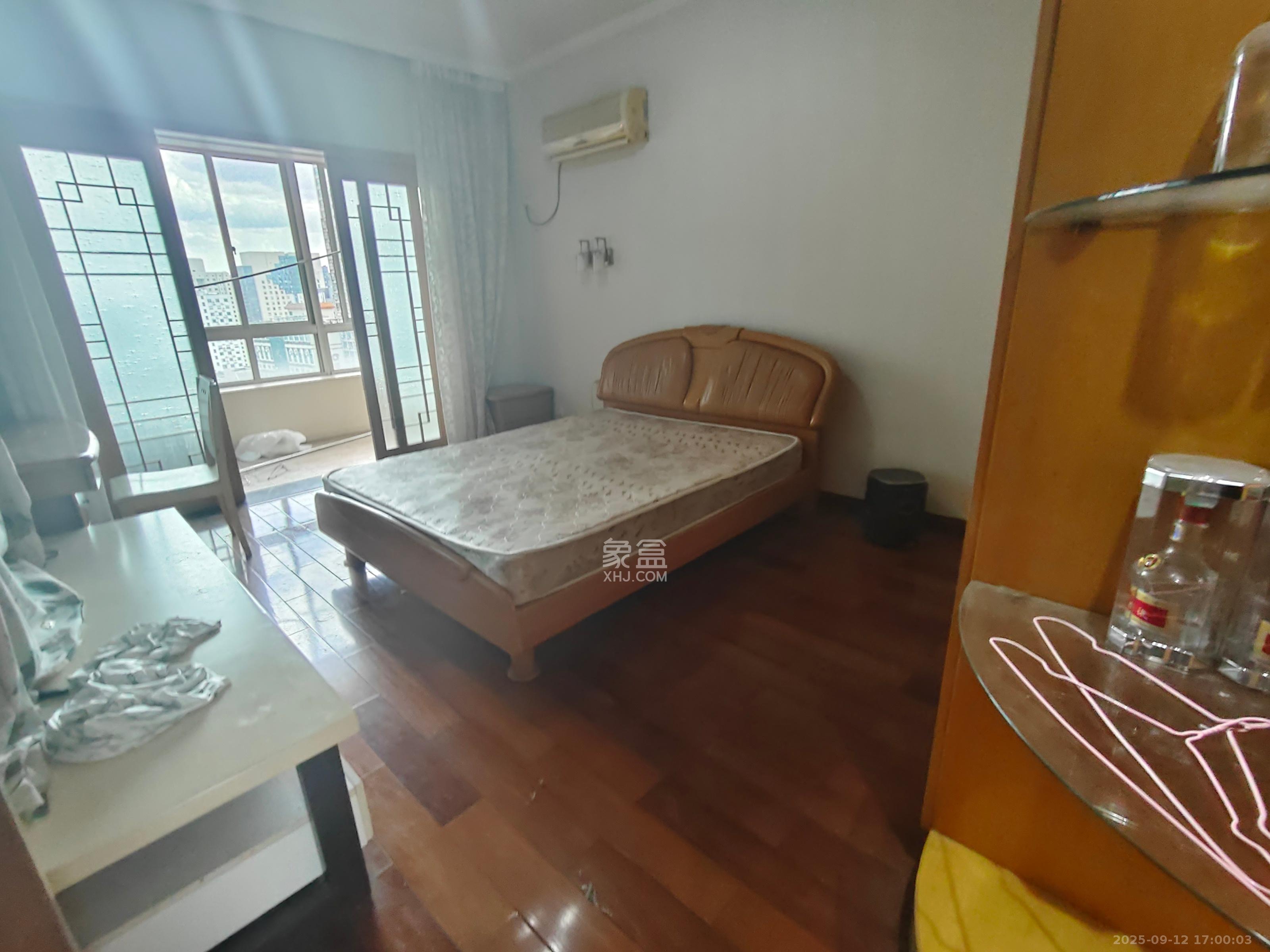 省建苑小区  4室1厅1卫    3200.0元/月室内图