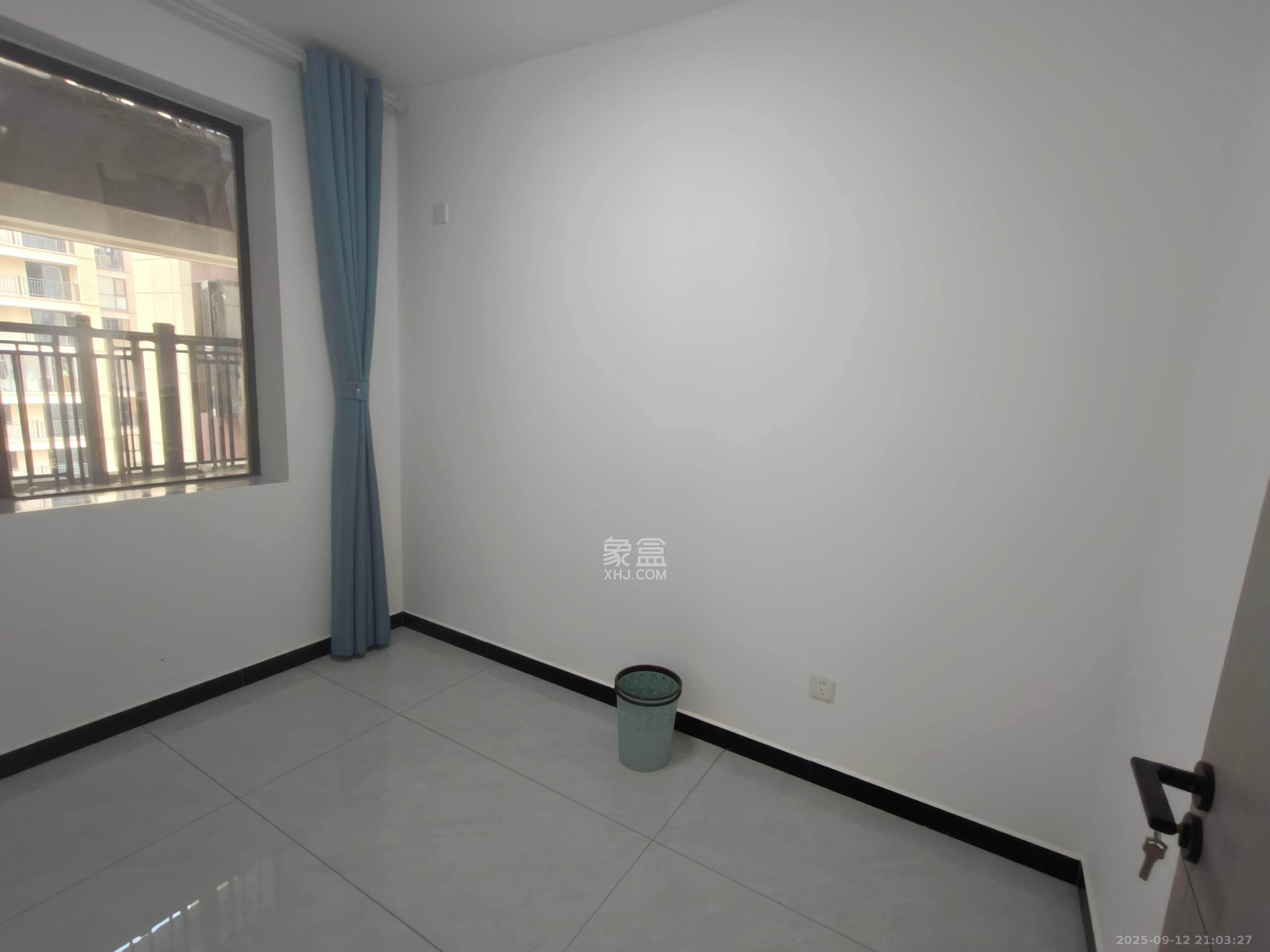 青竹湖曦园  3室2厅1卫    2000.0元/月 青竹湖曦园  3室2厅1卫    2000.0元/月室内图