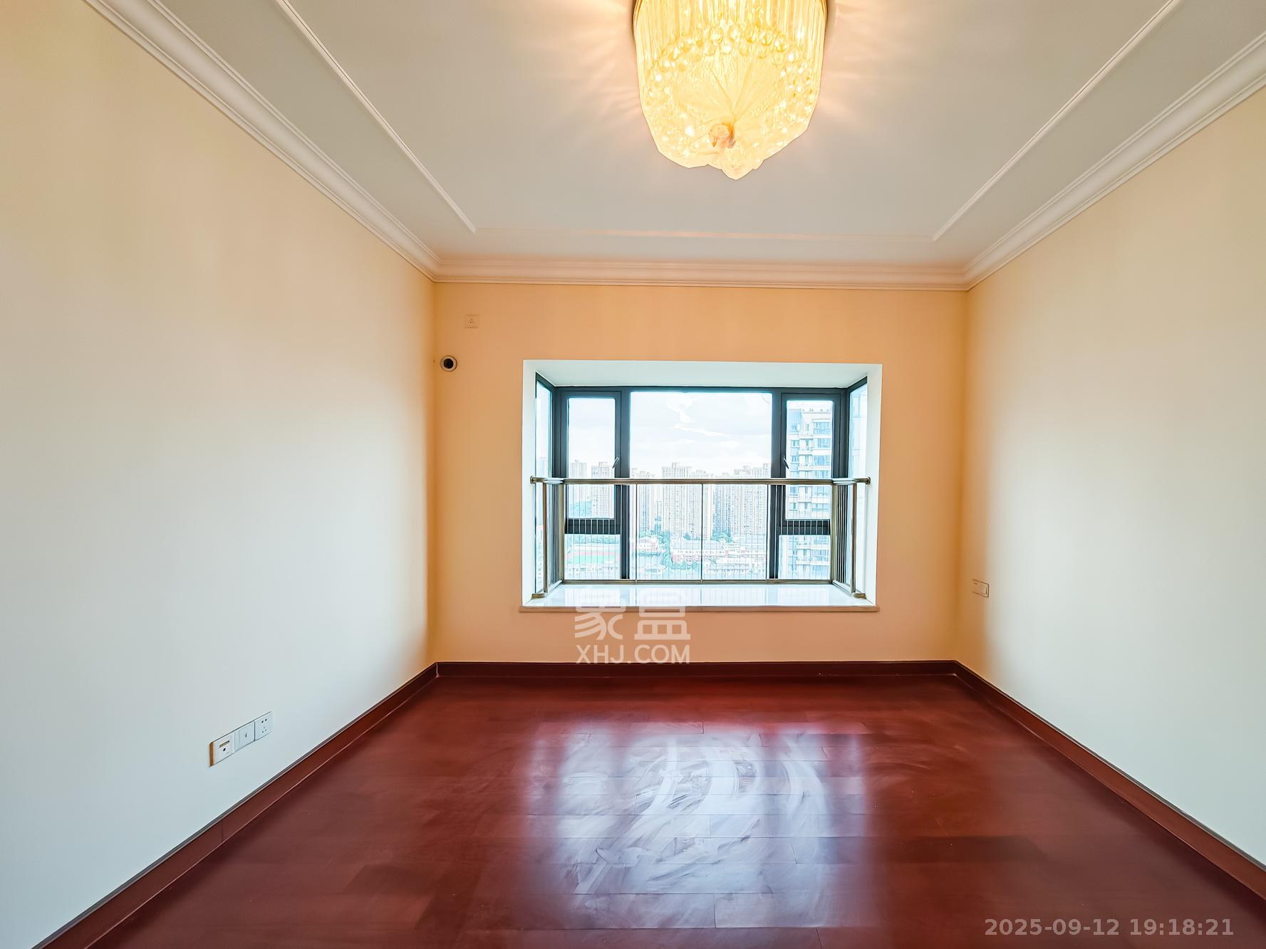 恒大御景天下城一期 4室2厅2卫 93.0万 恒大御景天下城一期 4室2厅2卫 93.0万卧室