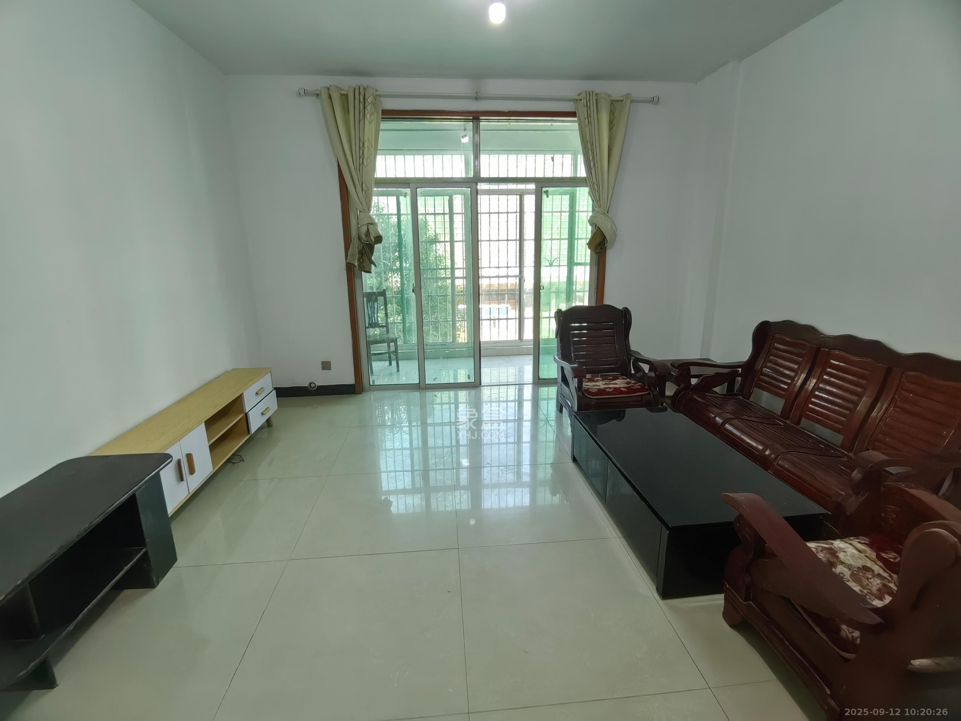 洞井二小区 3室2厅1卫 1900.0元/月 洞井二小区 3室2厅1卫 1900.0元/月室内图