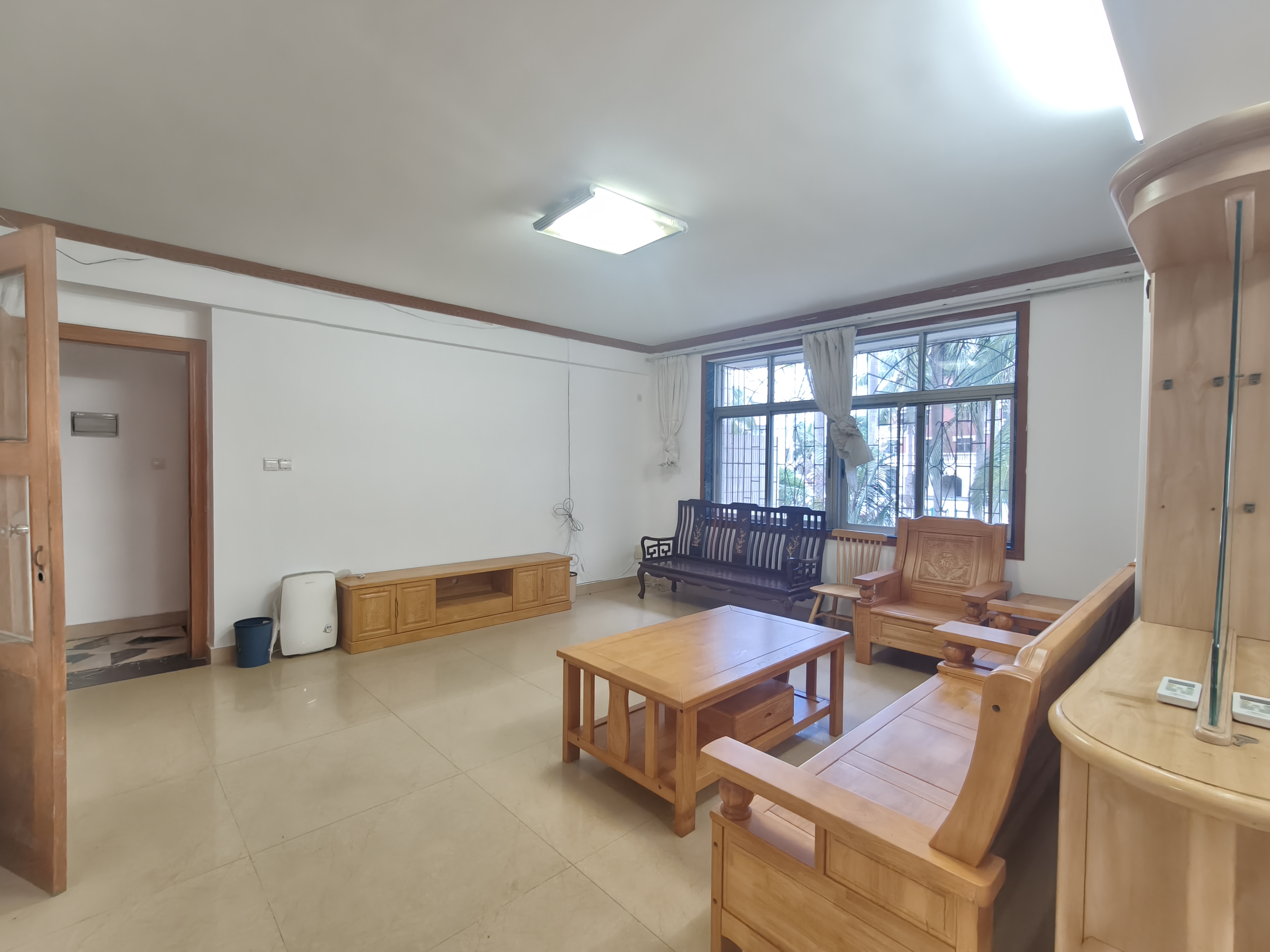 军安花苑  4室2厅2卫    3000.0元/月室内图