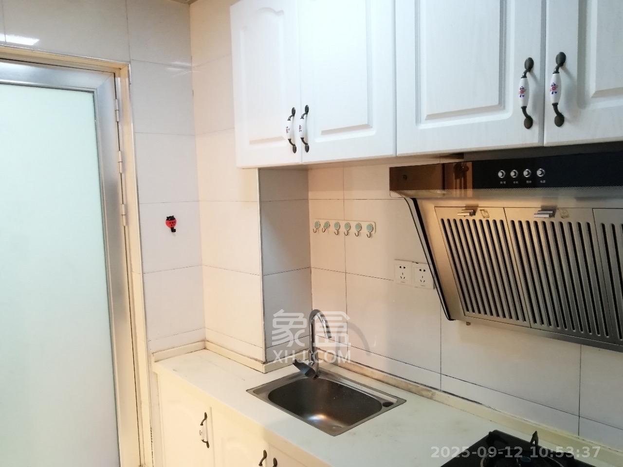 中建芙蓉工社  1室1厅1卫   1700.00元/月室内图